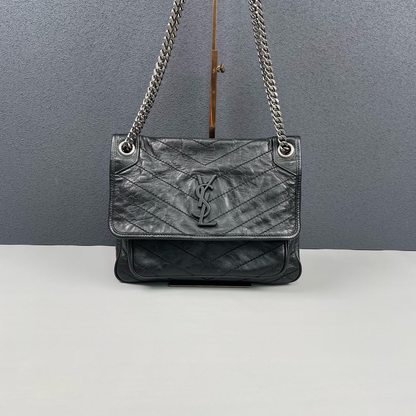 Saint Laurent - Niki Medium Chain Bag - Leather - Black - (Medium)