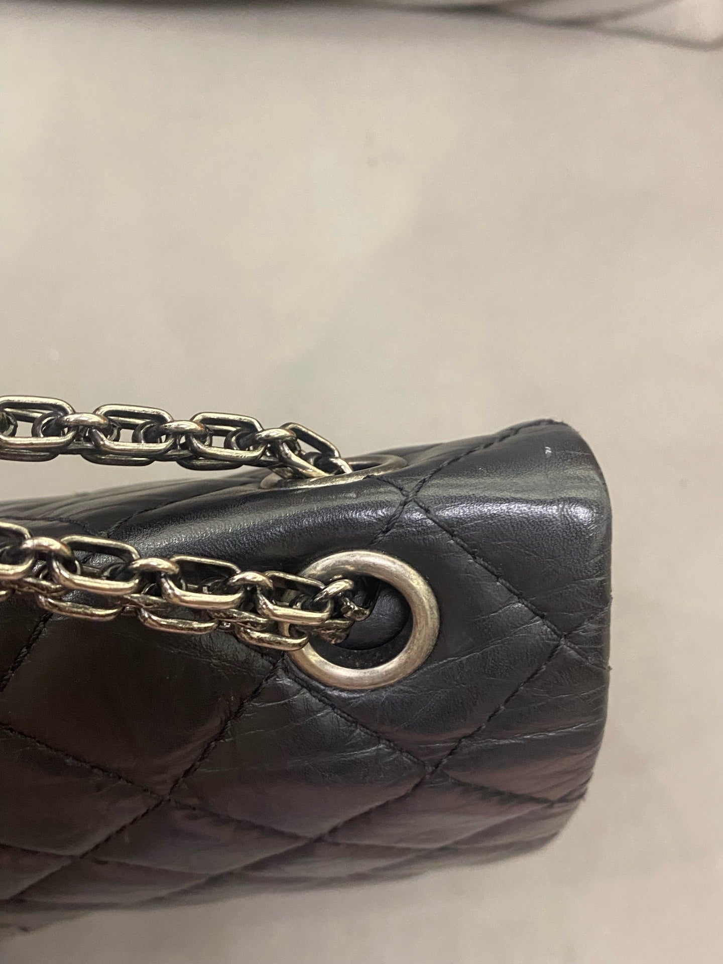 Chanel - 2.55 Reissue Flap Bag - Aged calfskin leather - Black - (Medium)