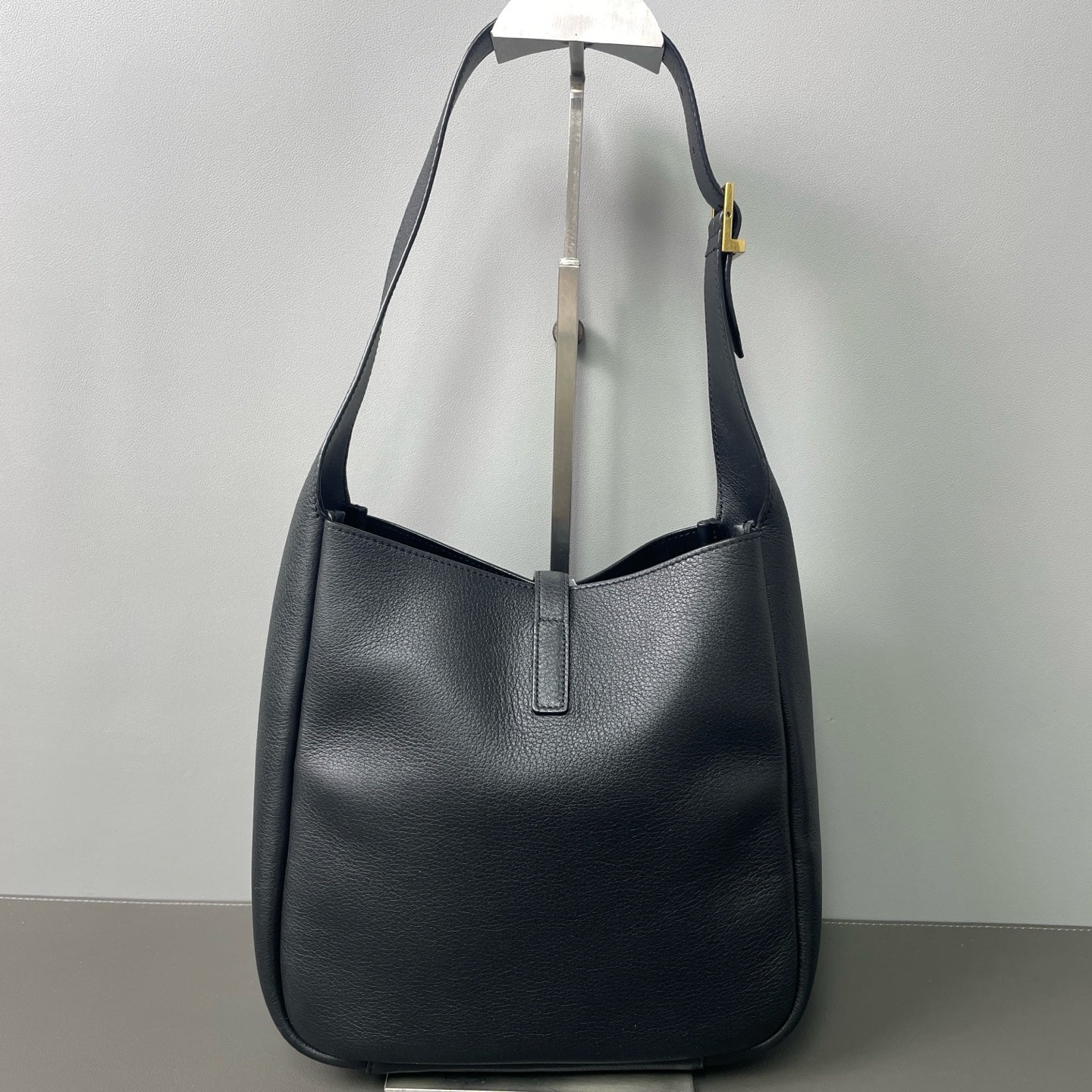 Saint Laurent - LE5A7 - Grained cowhide leather - Black - (Small)