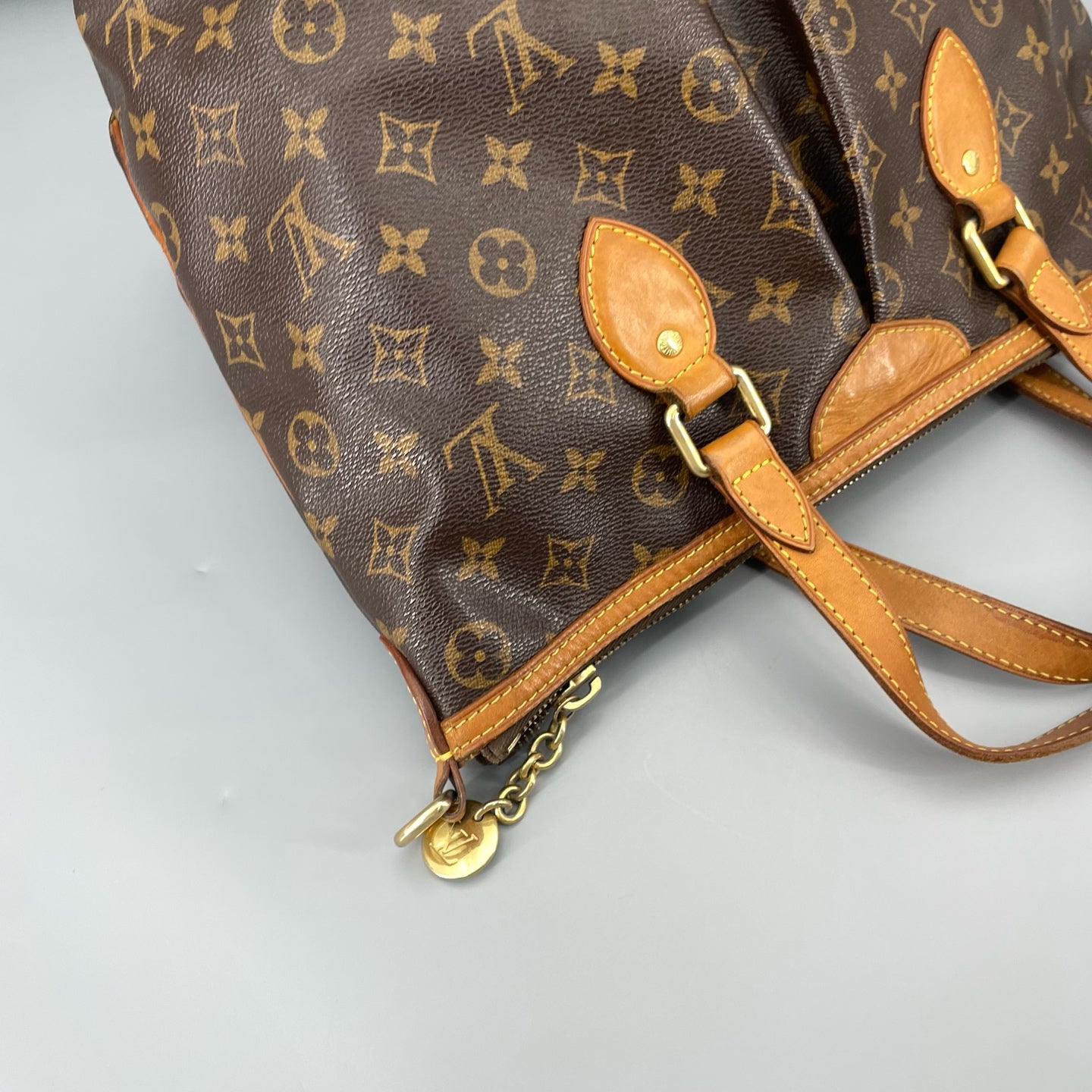 Louis Vuitton - Paramount Handbag - Monogram coated canvas with Vachetta leather trim - Brown - (Medium)