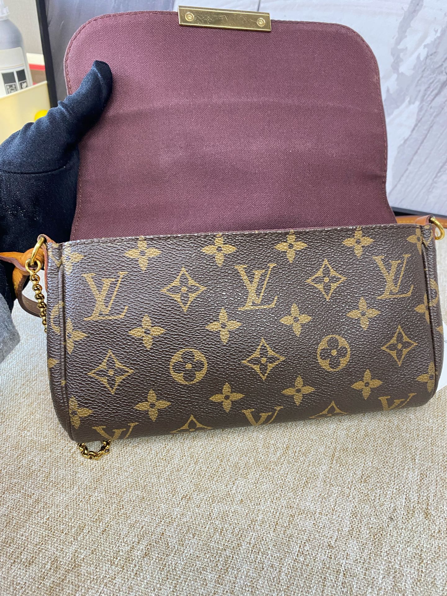 Louis Vuitton - Favorite PM Monogram - Monogram coated canvas with Vachetta leather trim - Brown - (small)