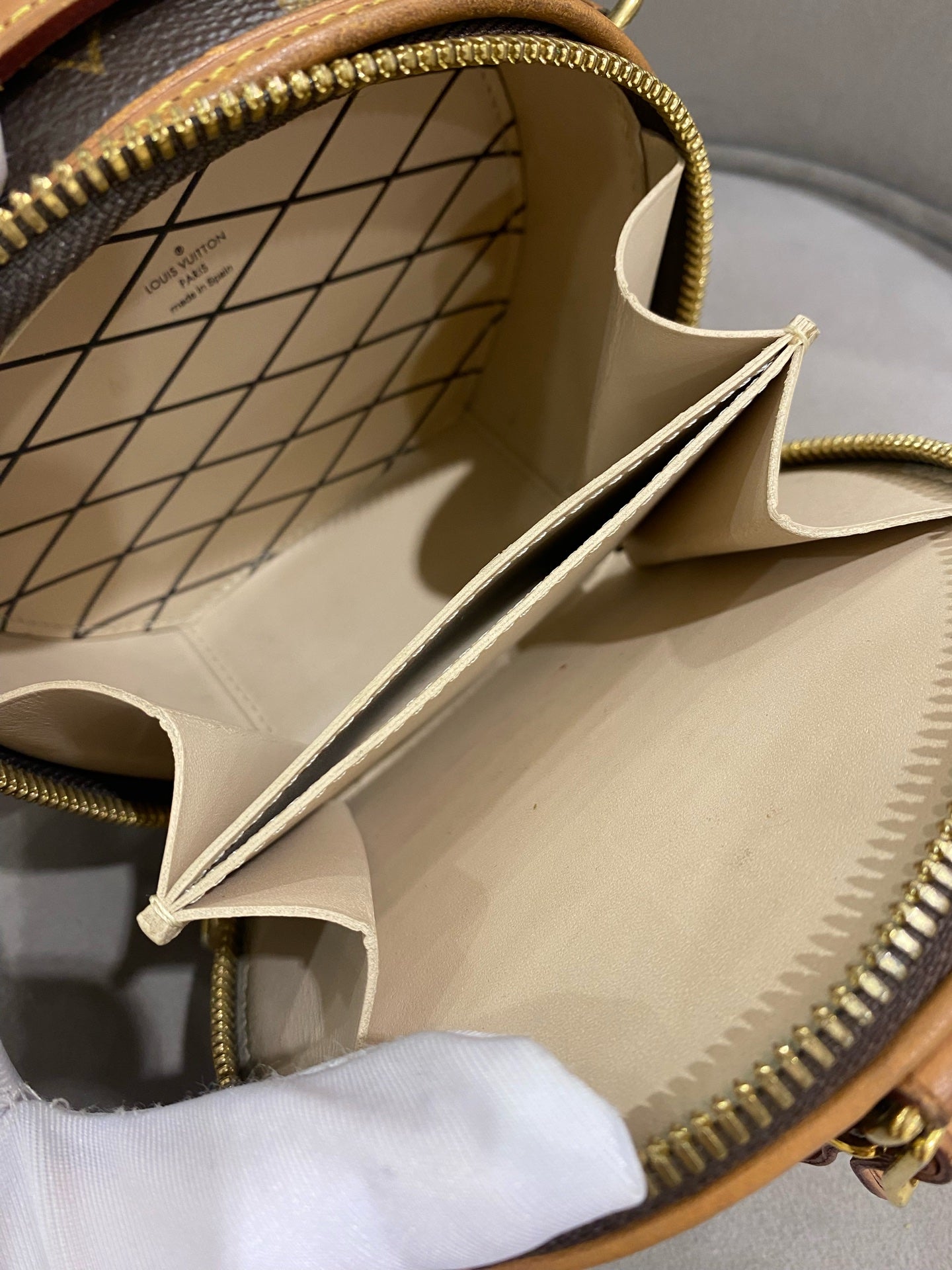 Louis Vuitton - Mini Boîte Chapeau - Monogram coated canvas and Vachetta leather - Brown - (mini)