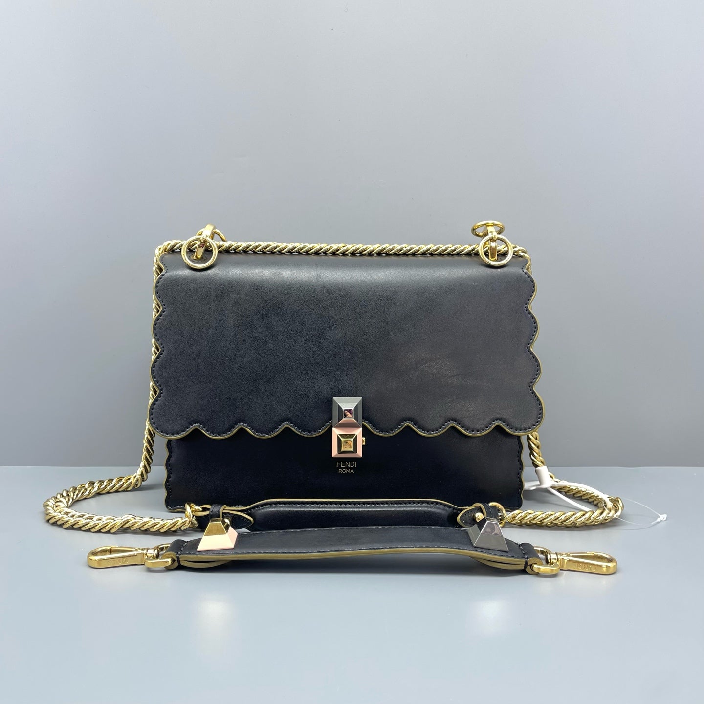 Fendi - Kan I (Kan I F) Scalloped Edge - Leather - Black - (medium)