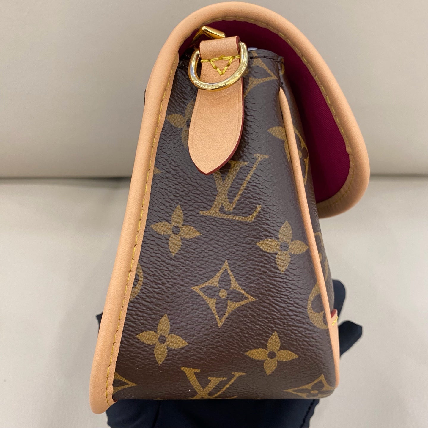 Louis Vuitton - Baguette Bag - Monogram coated canvas with natural cowhide leather trim - Brown - (small)