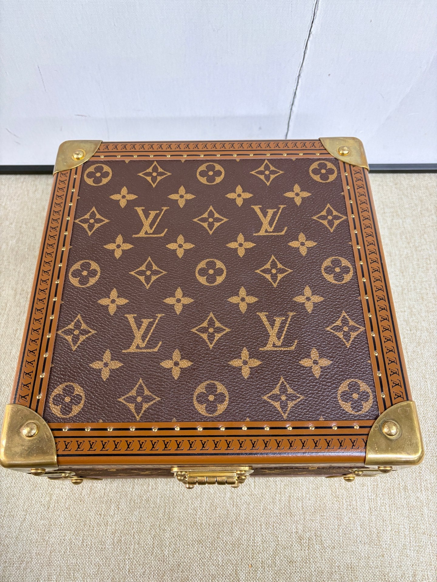 Louis Vuitton - Coffret Joaillerie - Monogram coated canvas with natural cowhide leather trim and brass hardware - Brown - (small)