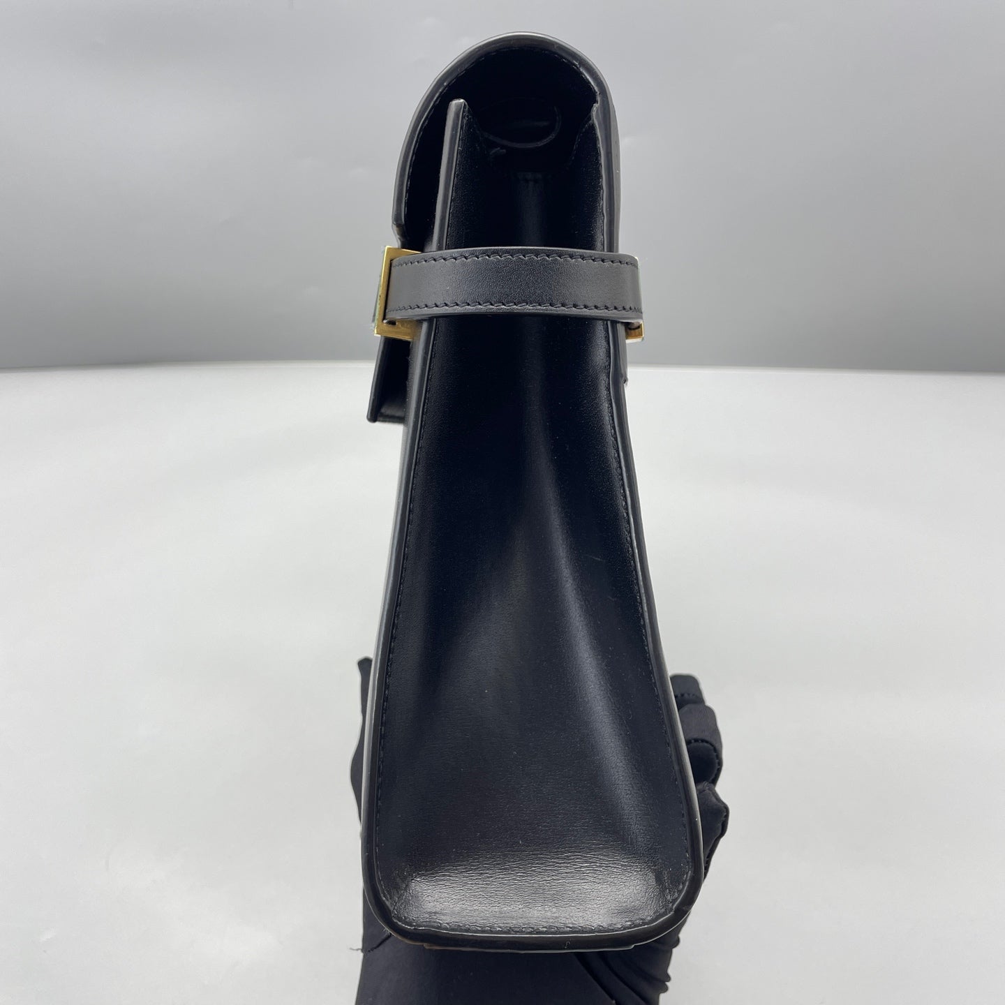 Saint Laurent - Manhattan - Smooth calfskin leather - Black - (medium)