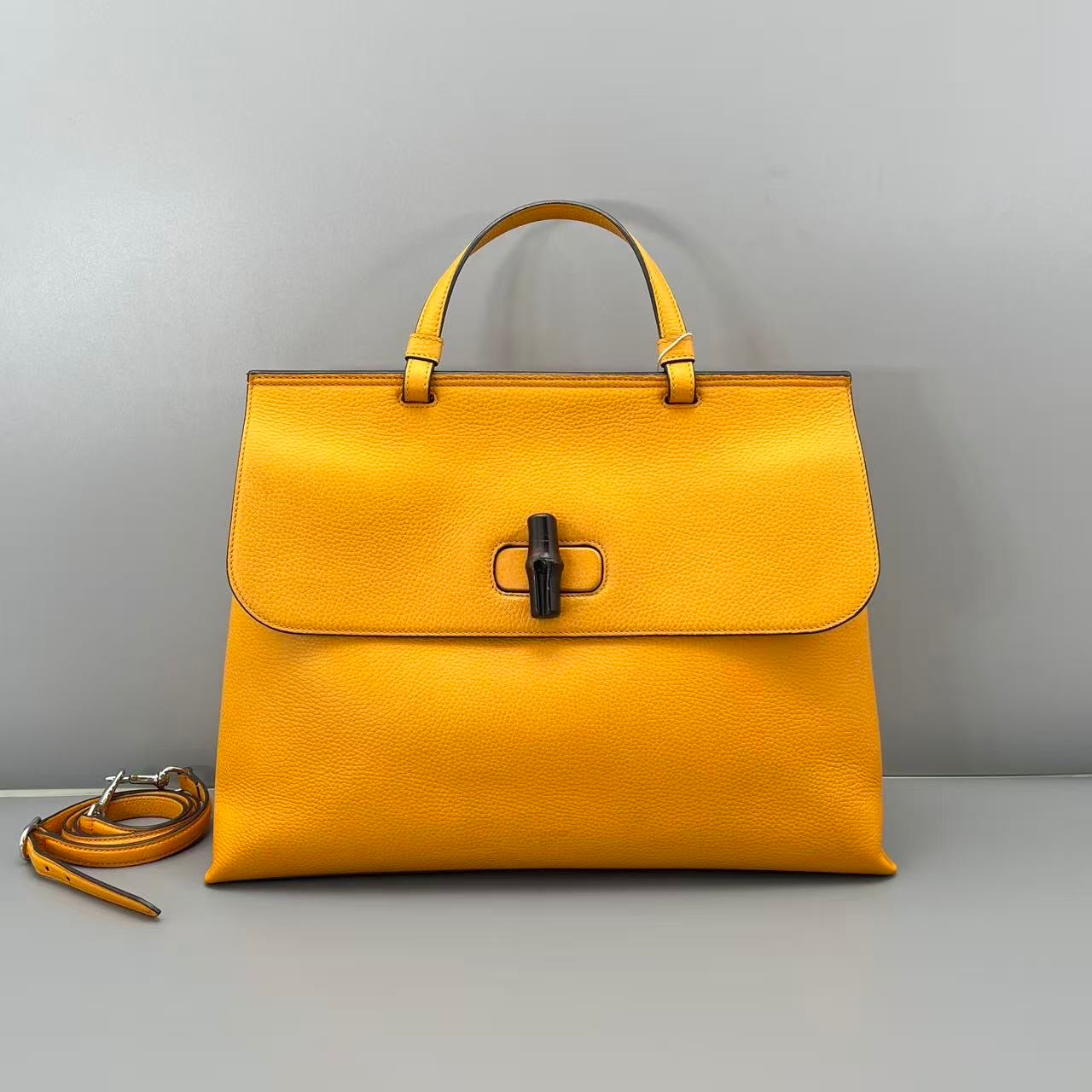 Gucci - Gucci Bamboo Lock Top Handle Bag - Leather - Yellow - (Large)