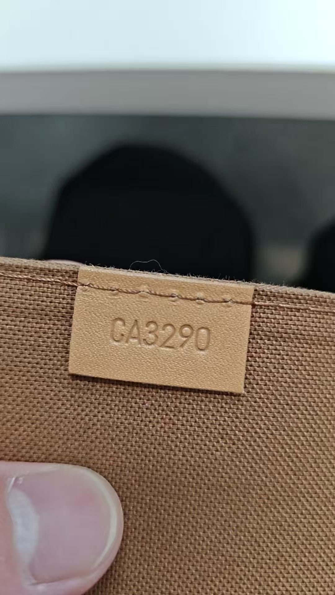 Louis Vuitton - Petit Sac Plat - Monogram Canvas with Vachetta leather trim - Brown - (mini)