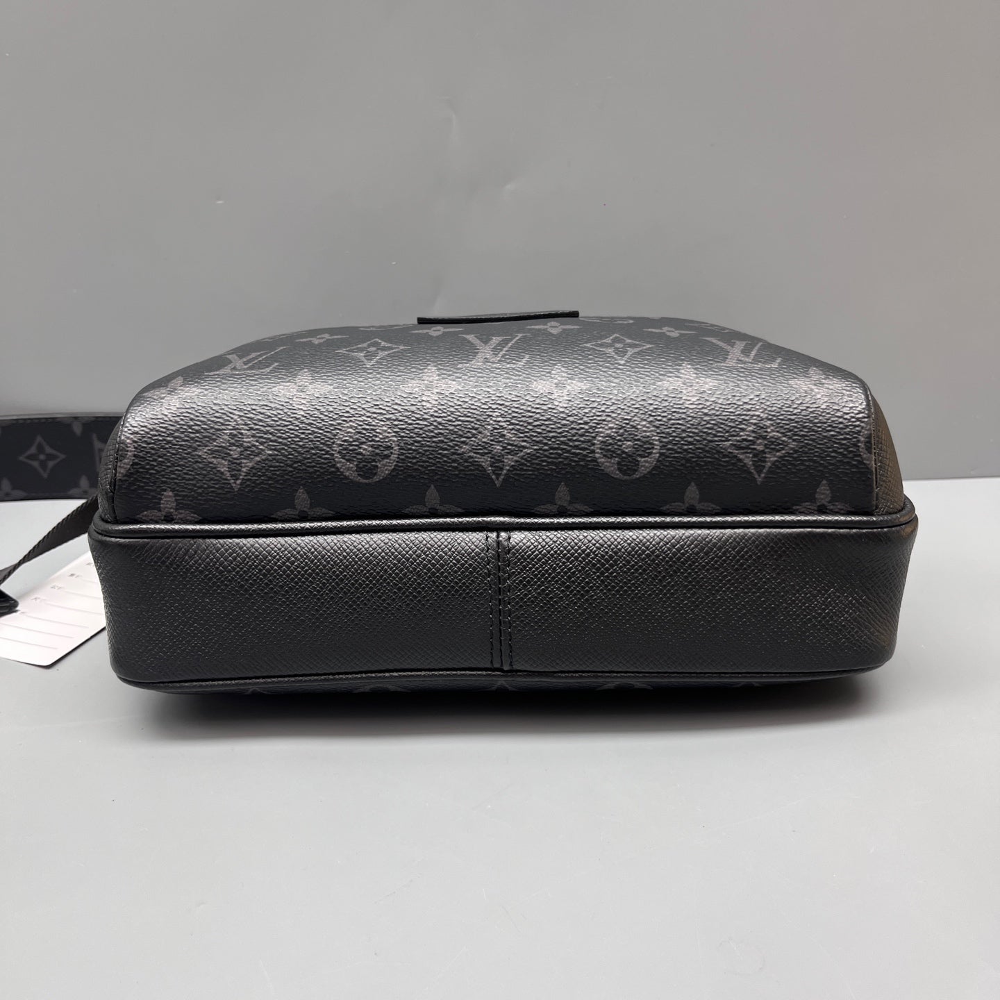 Louis Vuitton - Outdoor Messenger Bag - Monogram Eclipse coated canvas with leather trim - Black - (Medium)