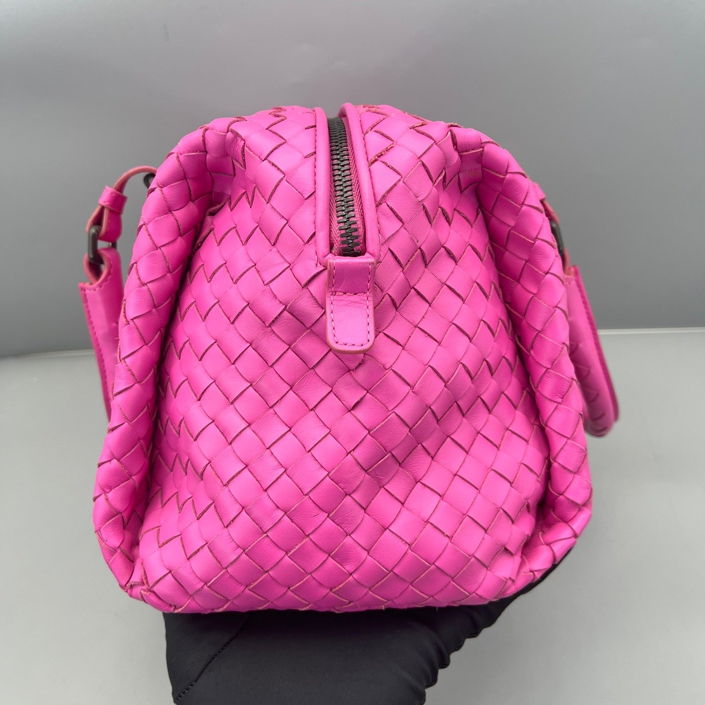Bottega Veneta - Intrecciato Boston Bag - Lambskin leather - Pink with Gunmetal-Tone Hardware - (medium)