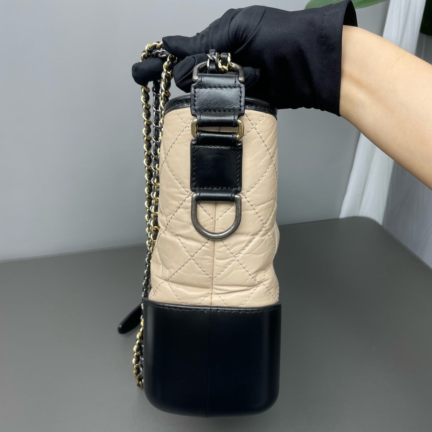 Chanel - Gabrielle Hobo Bag - Vintage calfskin and smooth calfskin - Beige and Black - (Medium)