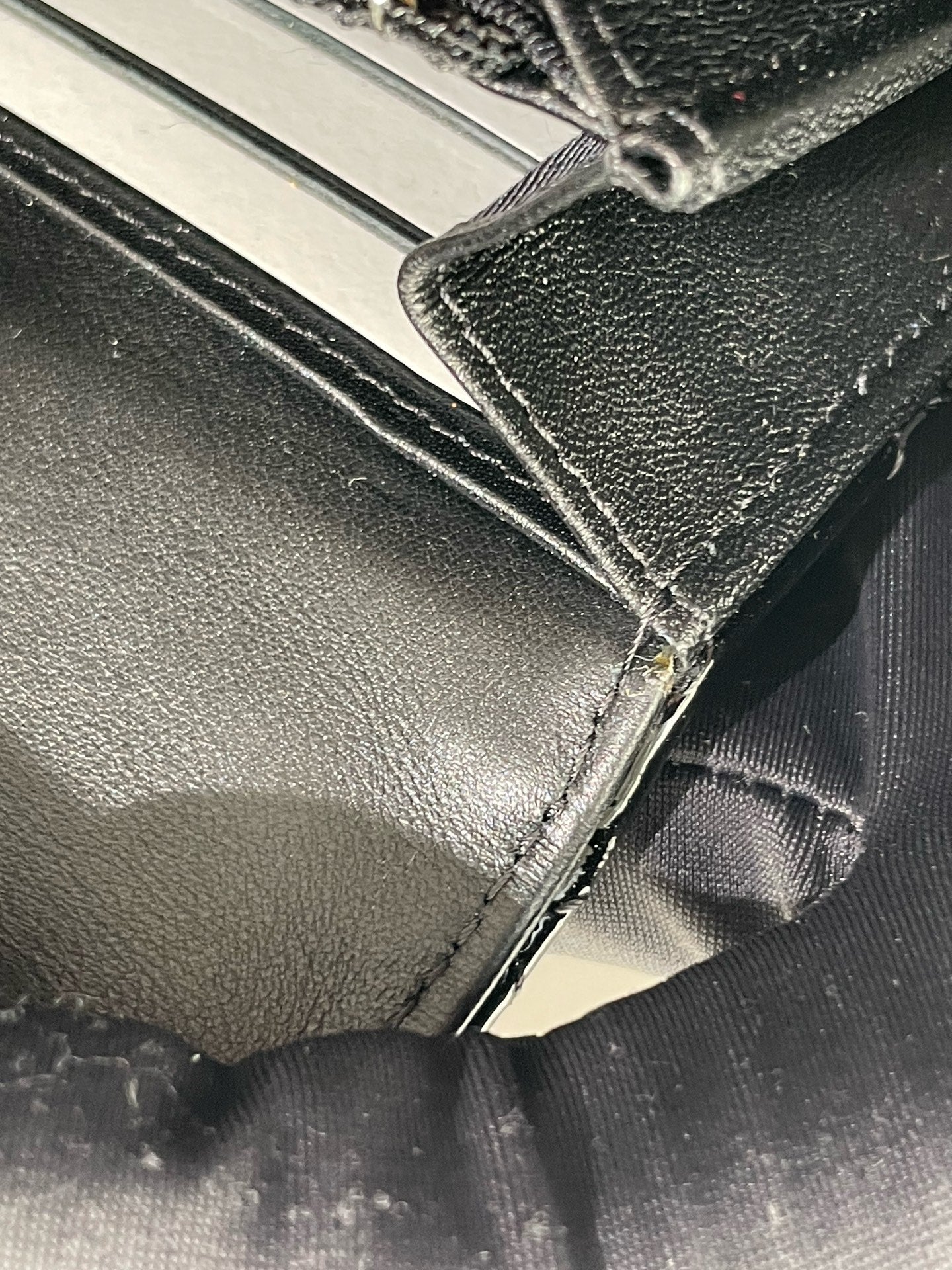 Chanel - Classic Long Flap Wallet - Patent leather - Black - (medium)