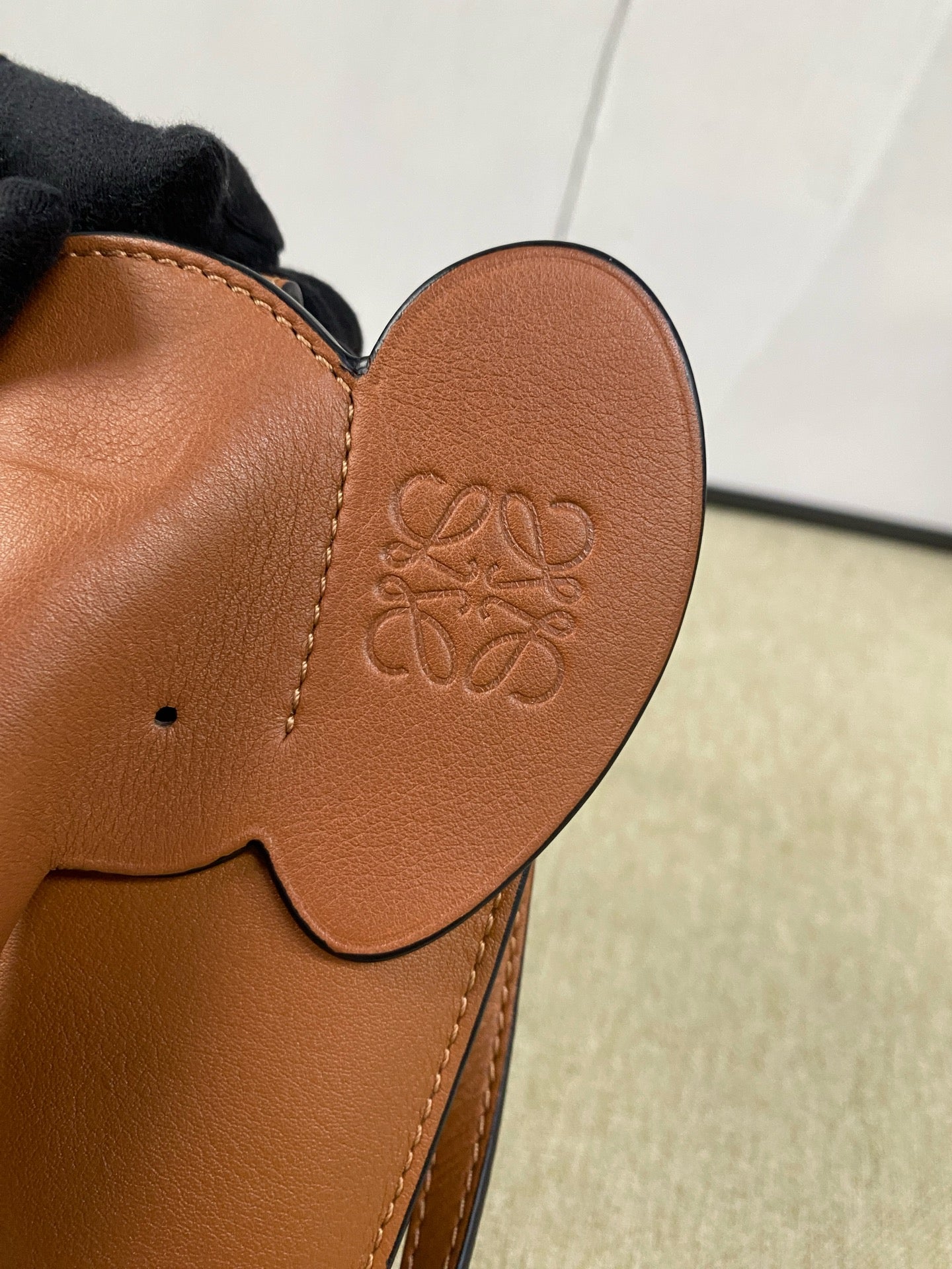 Loewe - Elephant Pocket Bag - Cowhide leather - Brown - (mini)