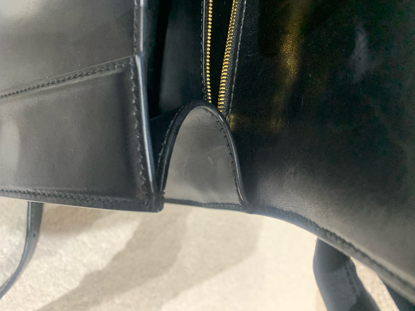 Balenciaga - Hourglass S Bag - Smooth calfskin leather - Black - (small)