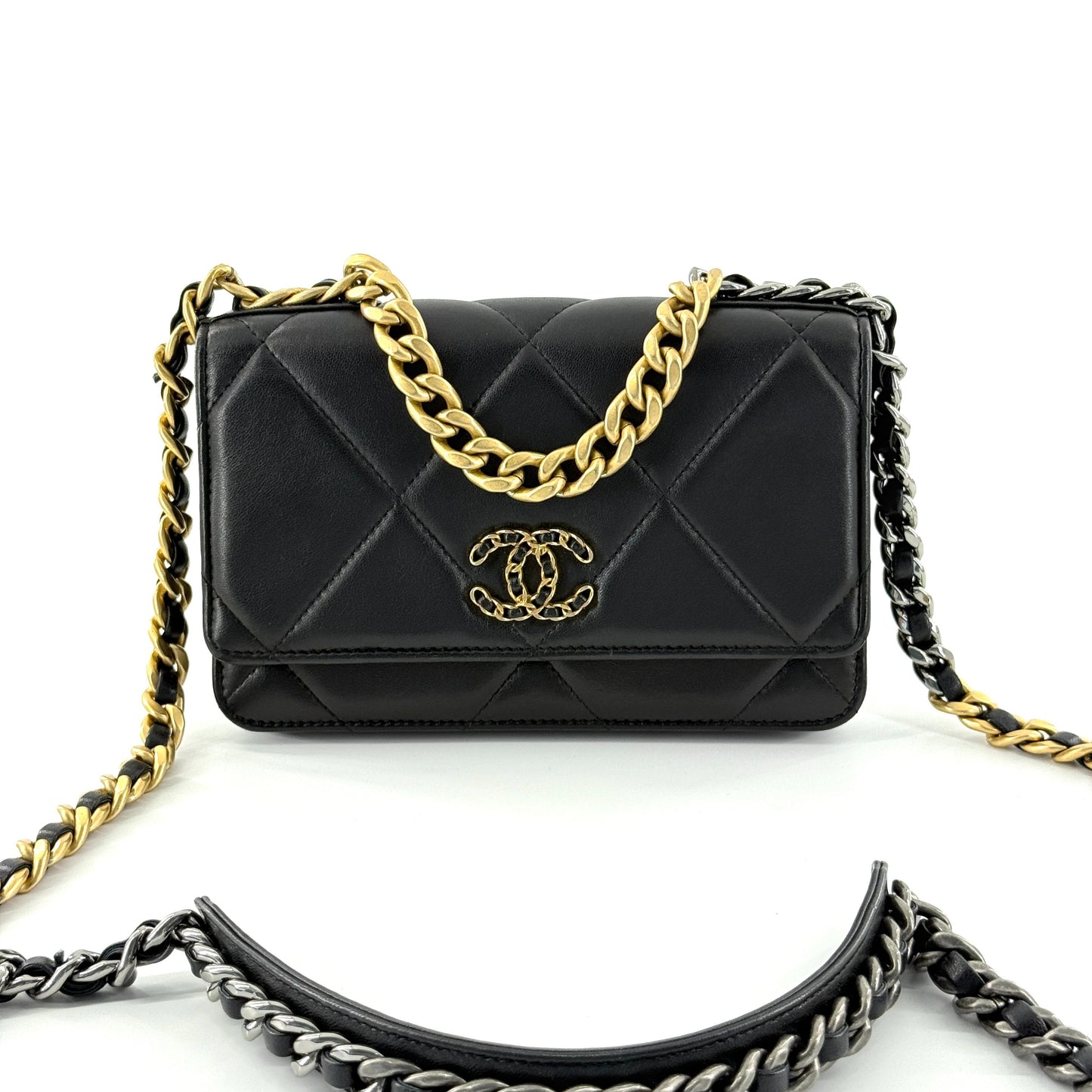 Chanel - 19 Bag WOC - Lambskin leather - Black - (mini)