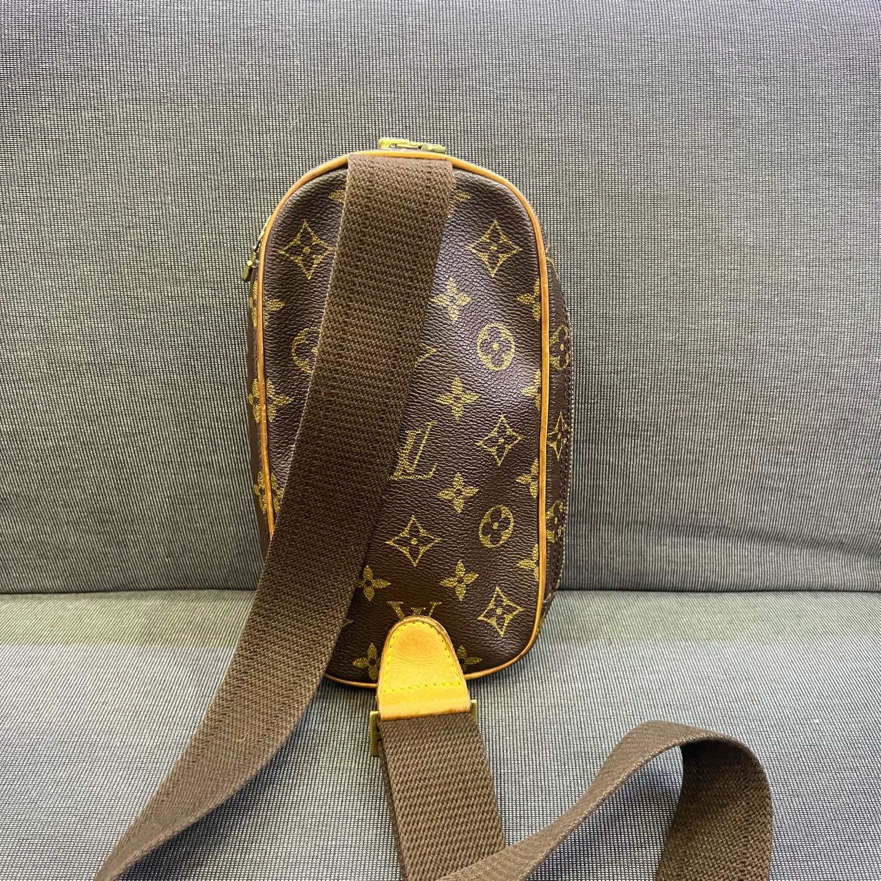 Louis Vuitton - Bumbag - Monogram coated canvas with Vachetta leather trim and textile strap - Brown - (small)