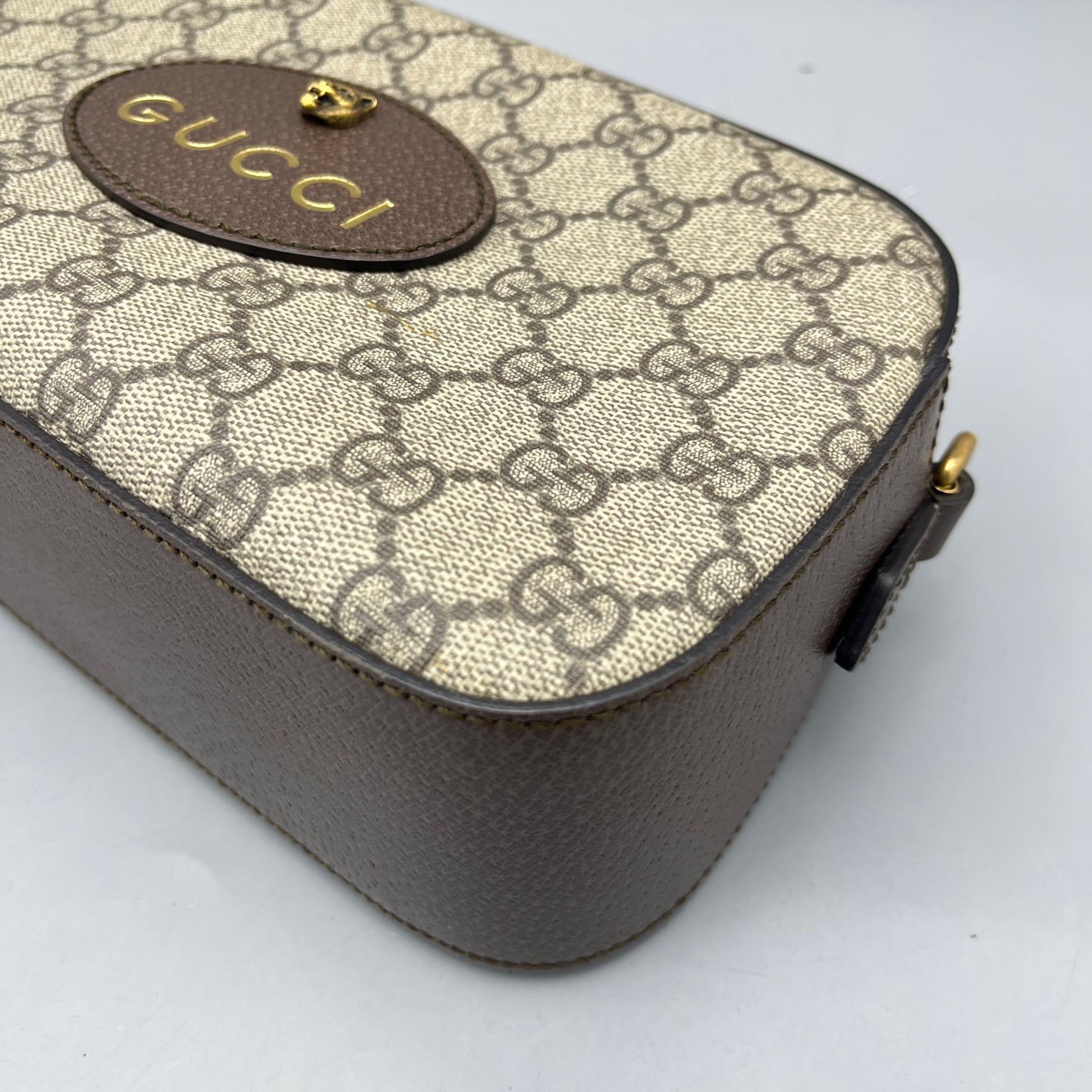 Gucci - Tiger Head Camera Bag - GG Supreme canvas with grained leather trim - Brown with beige monogram and yellow accents - (Small)