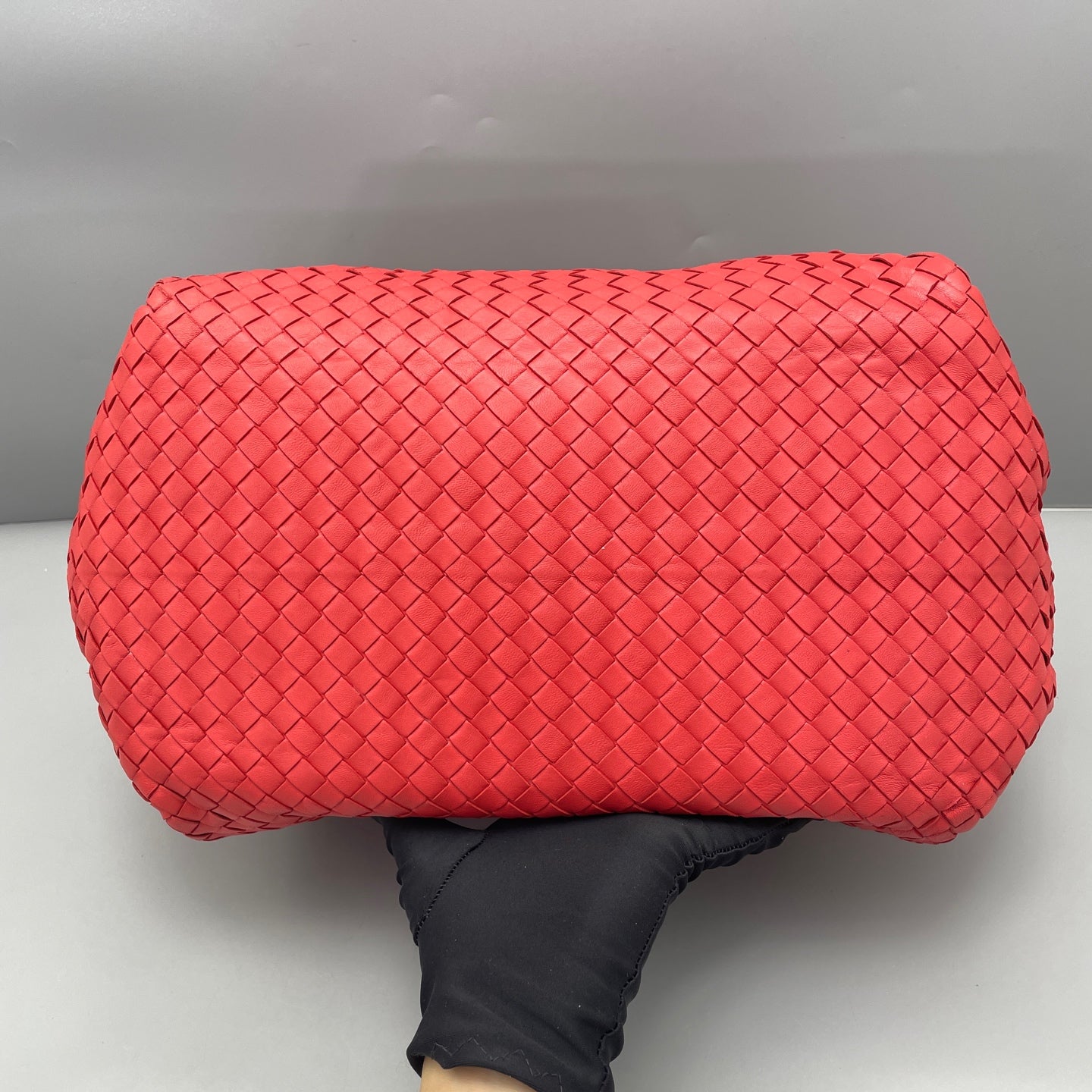 Bottega Veneta - Intrecciato Hobo Tote - Leather - Red - (medium)