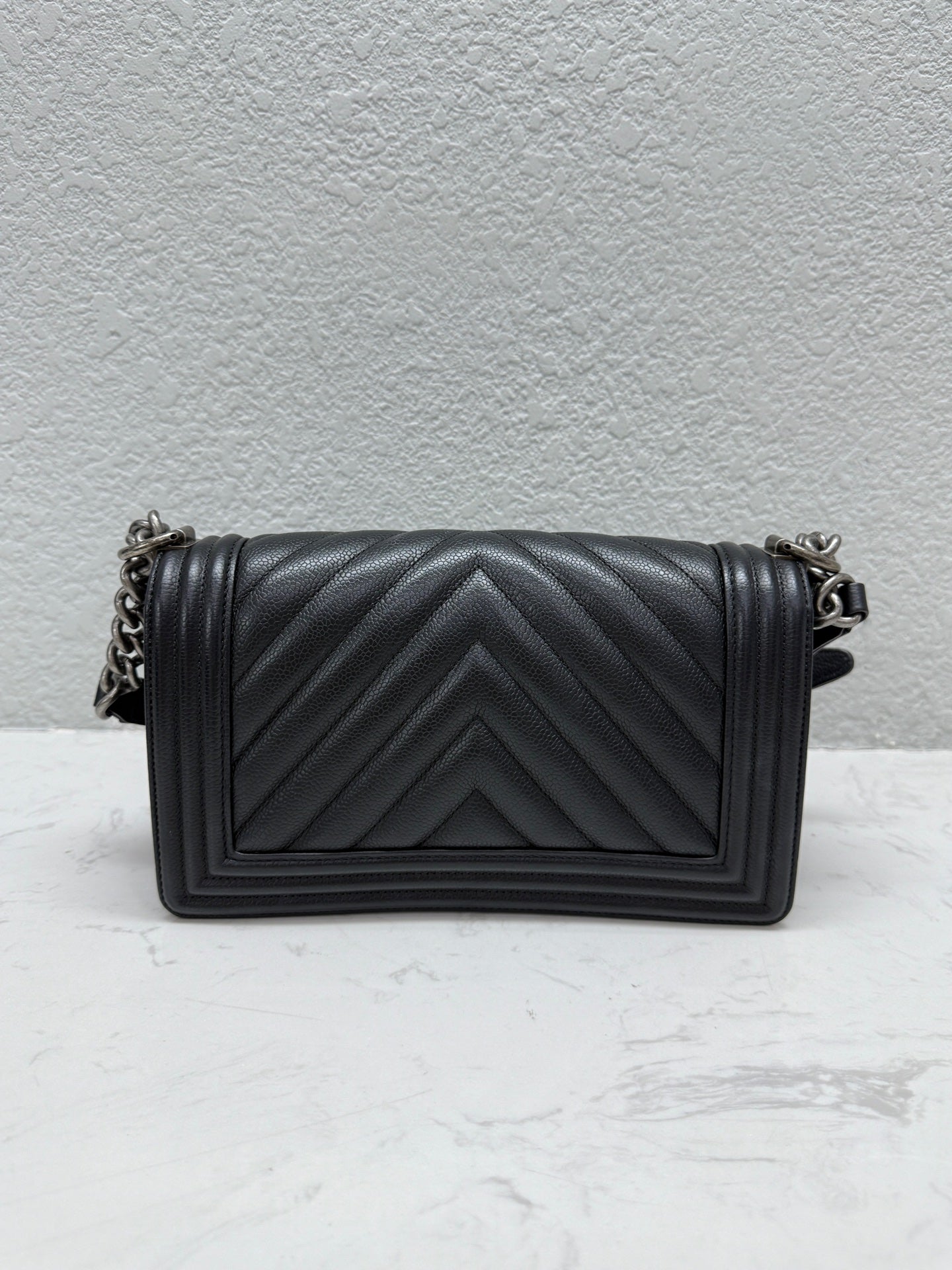 Chanel - Le Boy - Grained calfskin leather - Black - (Medium)