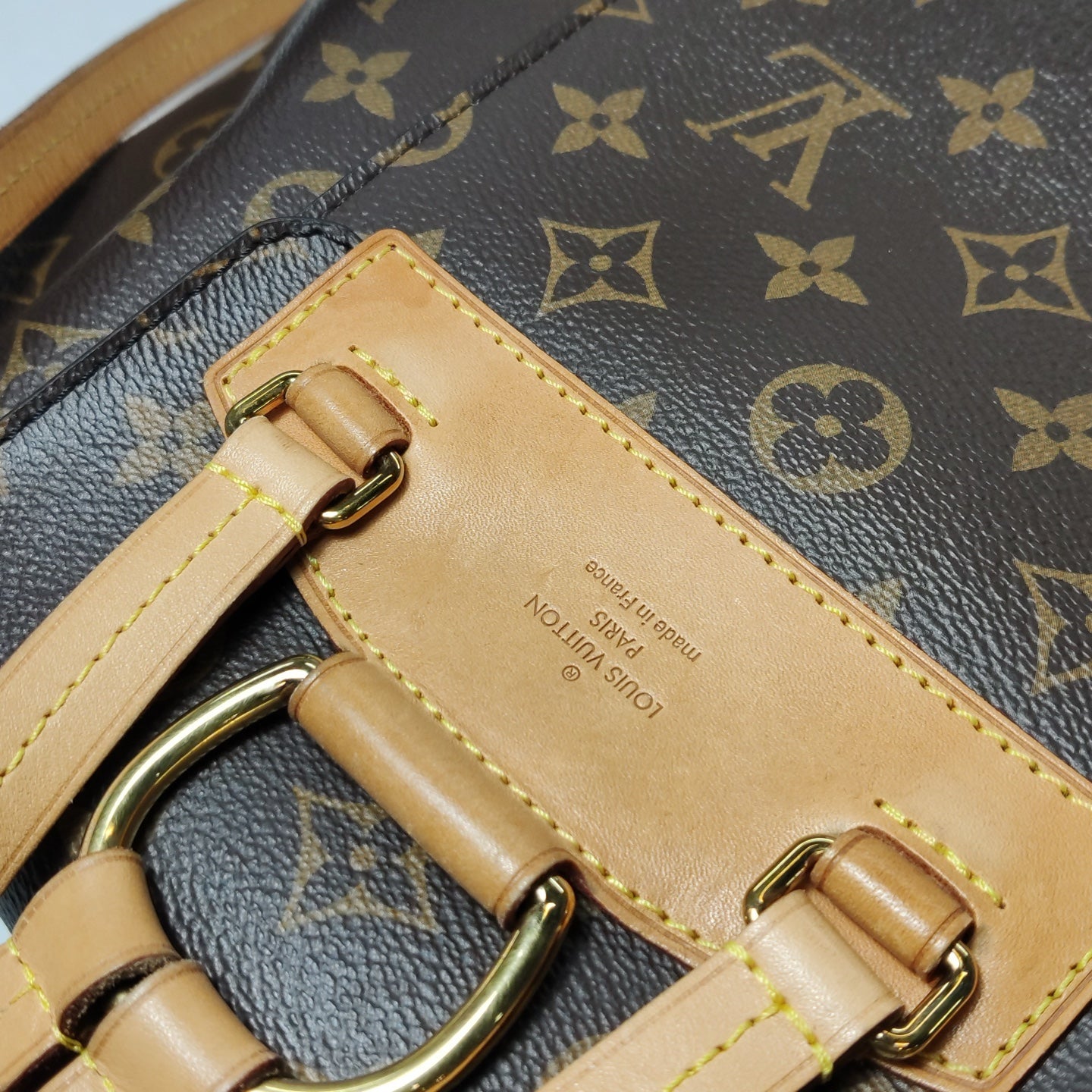 Louis Vuitton - Montsouris M45501 - Monogram coated canvas with natural Vachetta leather trim - Brown - (Medium)