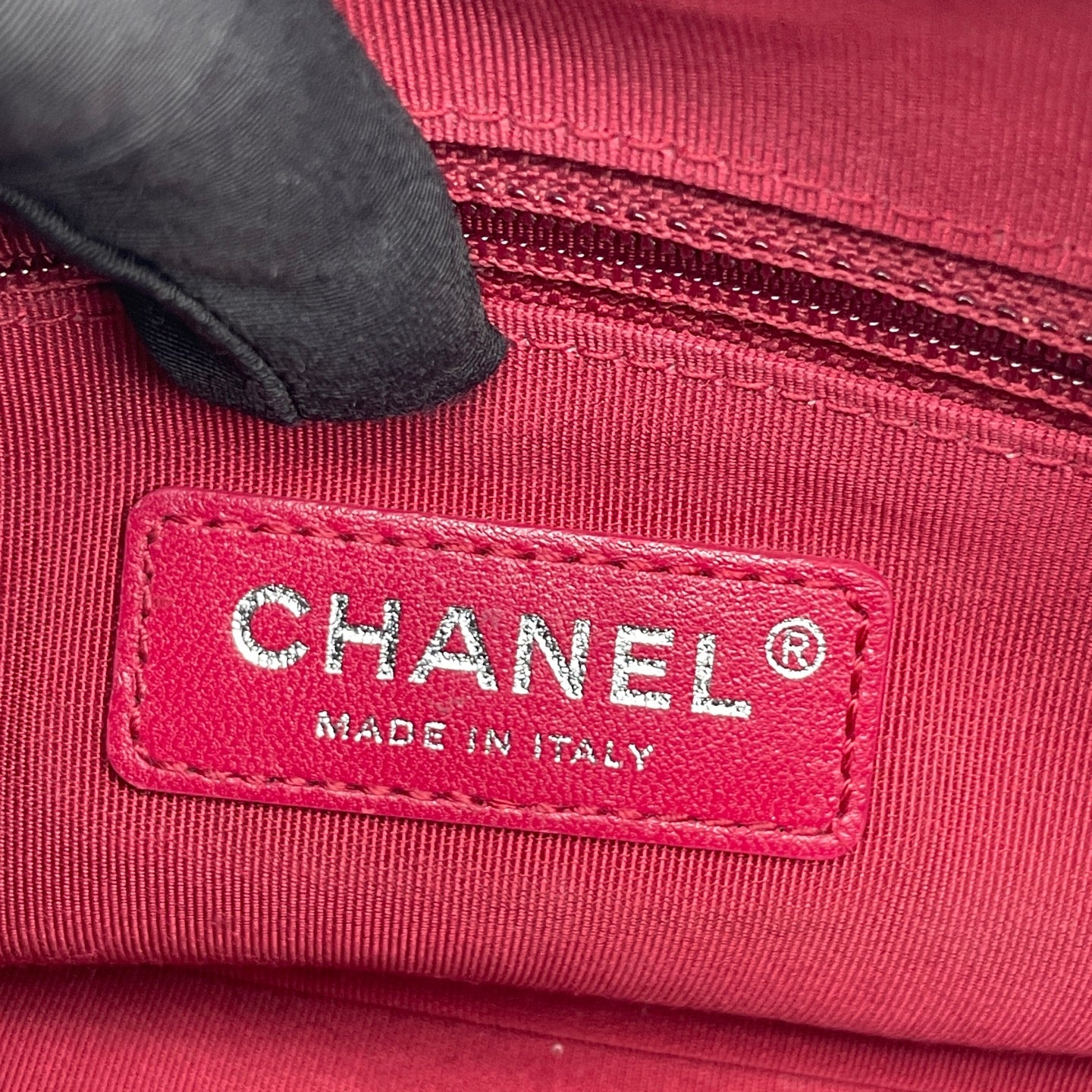 Chanel - Gabrielle Hobo Bag (Small) - Distressed calfskin leather and smooth calfskin leather - Black and White - (Small)