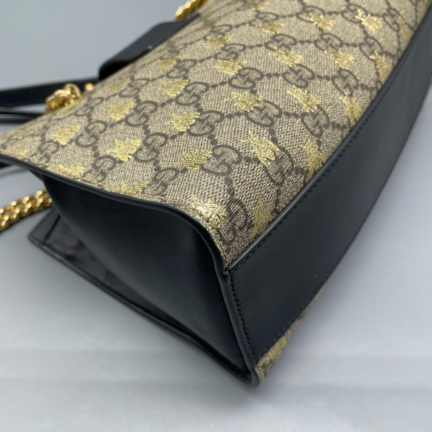 Gucci - Padlock Small GG Supreme Bee Shoulder Bag (261710) - GG Supreme coated canvas with leather trim - Beige and Black with Gold Accents - (small)