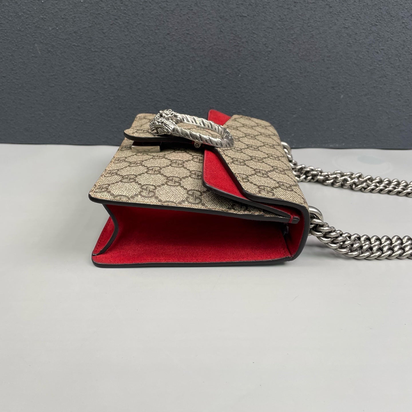 Gucci - Dionysus Chain Shoulder Bag - GG Supreme canvas with suede lining - Beige with Red accents - (Small)