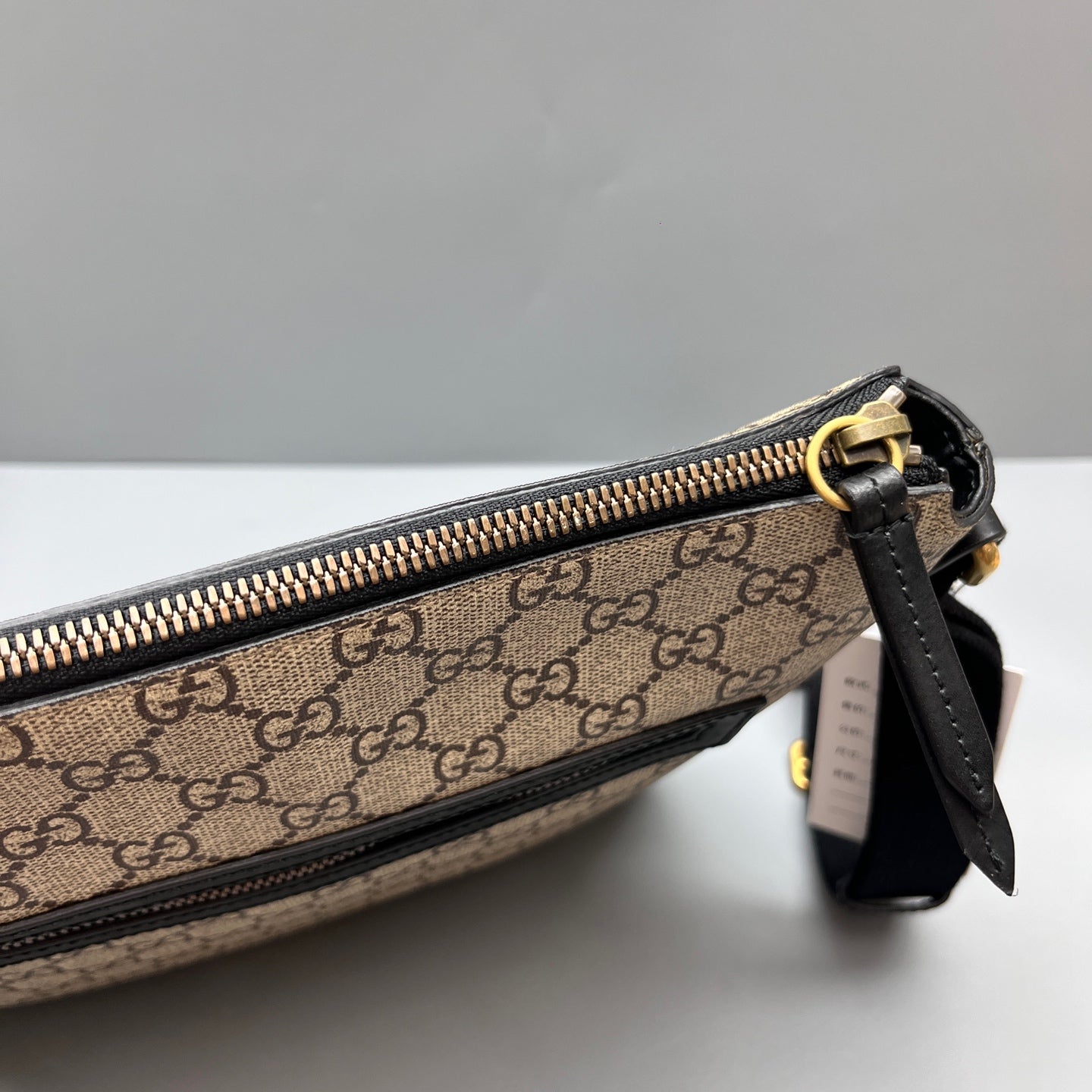 Gucci - GG Supreme Tiger Head Messenger Bag - Coated canvas with leather trim - Beige with multicolour tiger print and black trim - (medium)