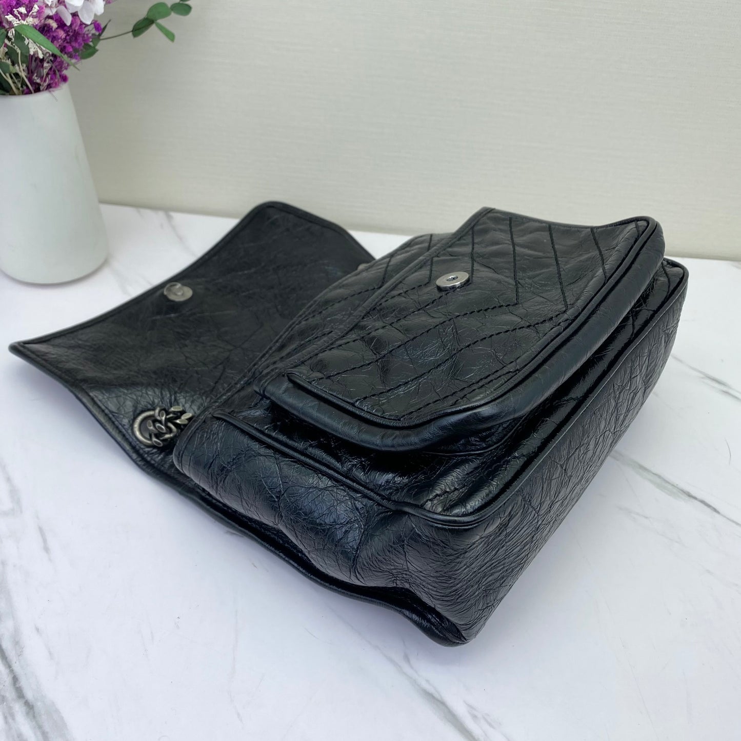 Saint Laurent - Niki Medium - Waxed leather - Black - (medium)