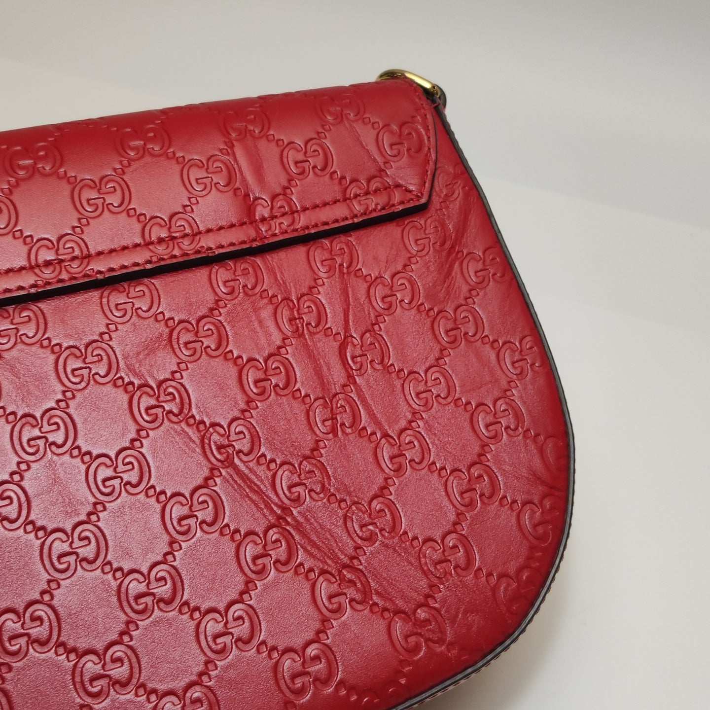 Gucci - Padlock Saddle Bag - Gucci Signature embossed leather with suede lining - Red with navy and red web strap - (small)