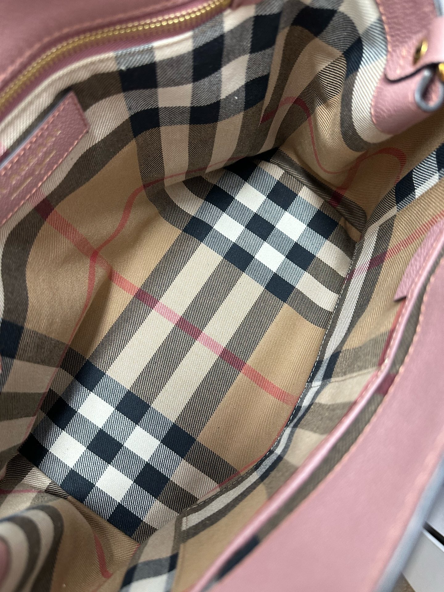 Burberry - The Buckle - Grained calfskin leather - Pink - (medium)