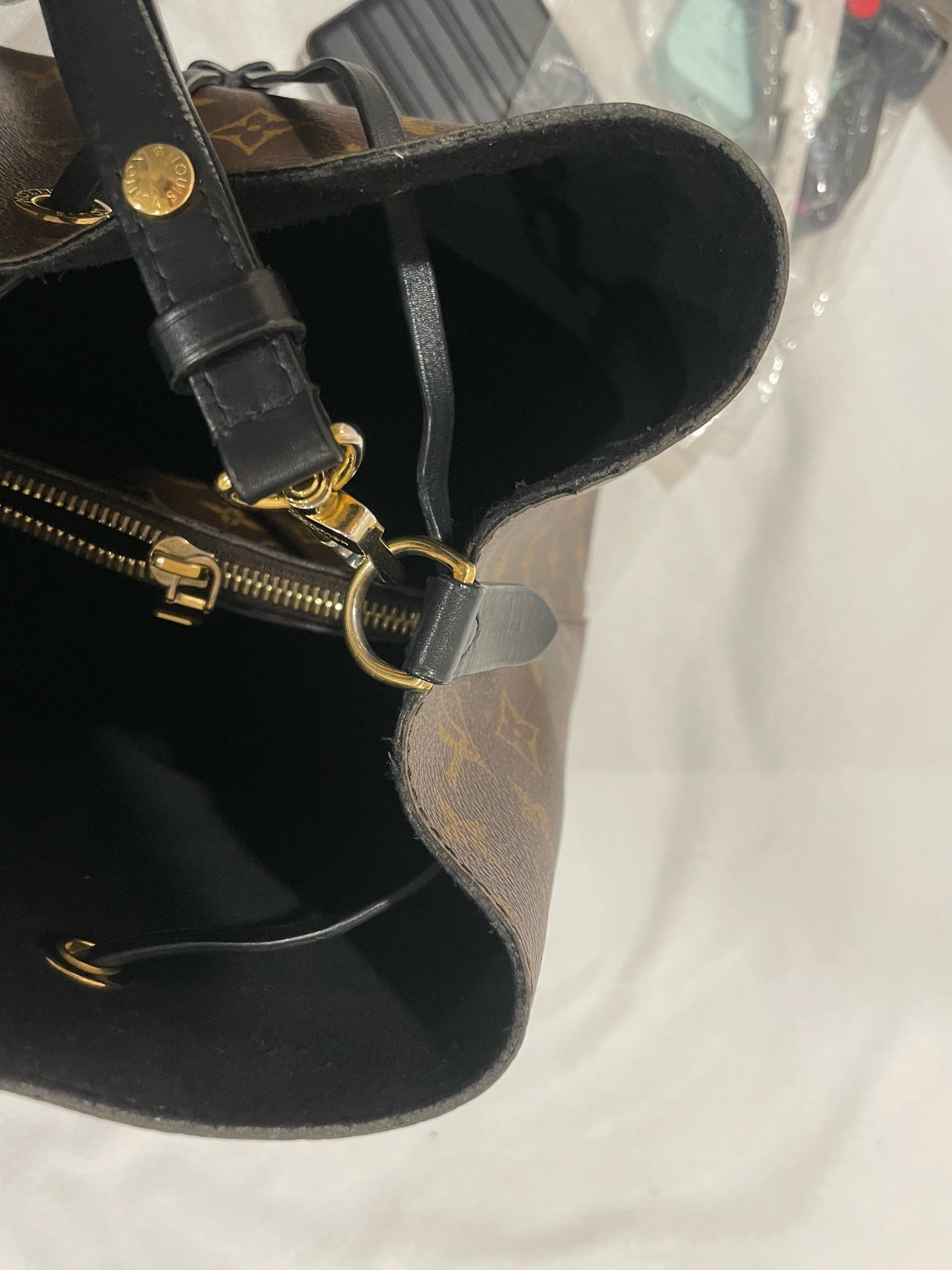 Louis Vuitton - NeoNoe MM - Monogram coated canvas with leather trim - Brown - (medium)