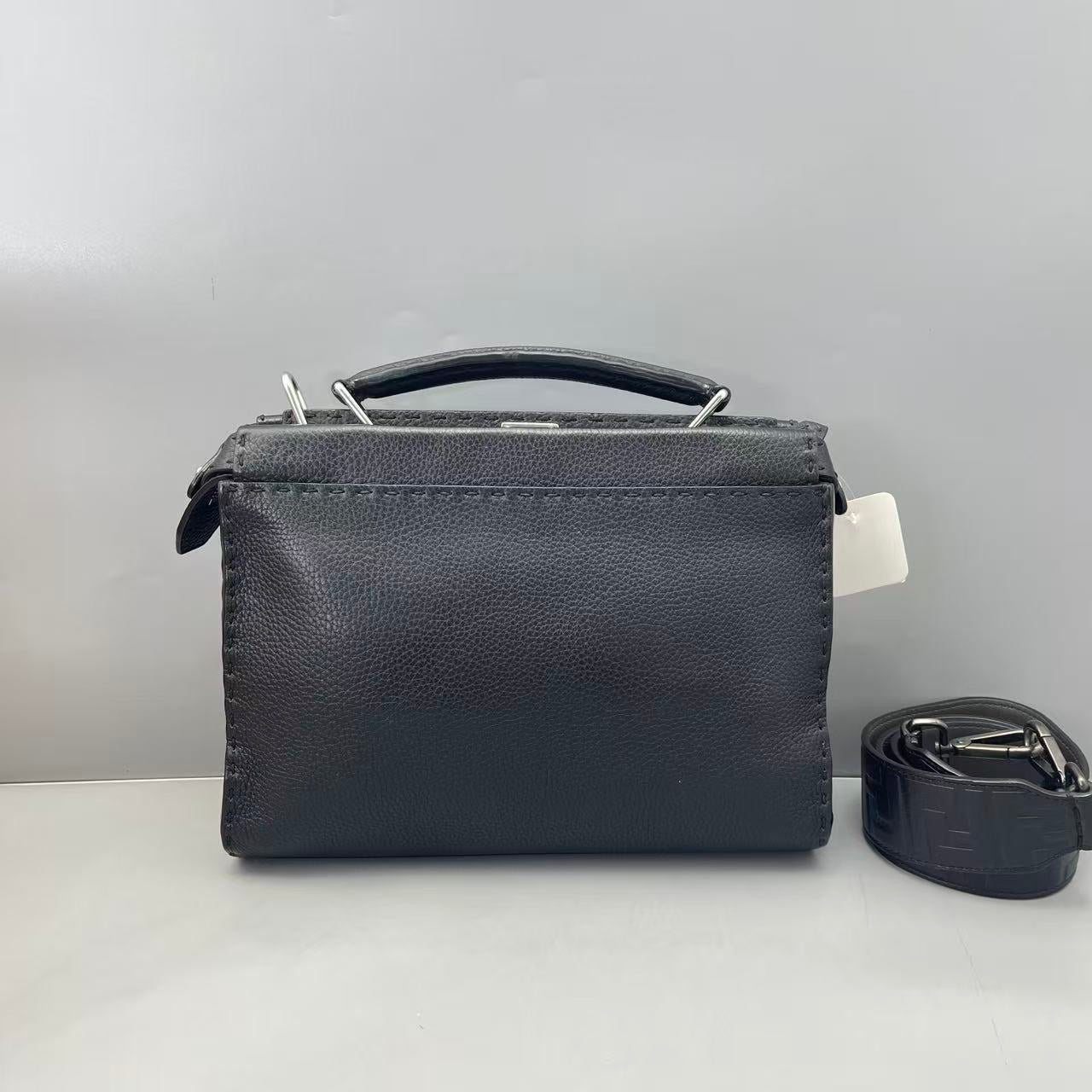 Fendi - Peekaboo Fit Briefcase - Pebbled leather - Black - (medium)