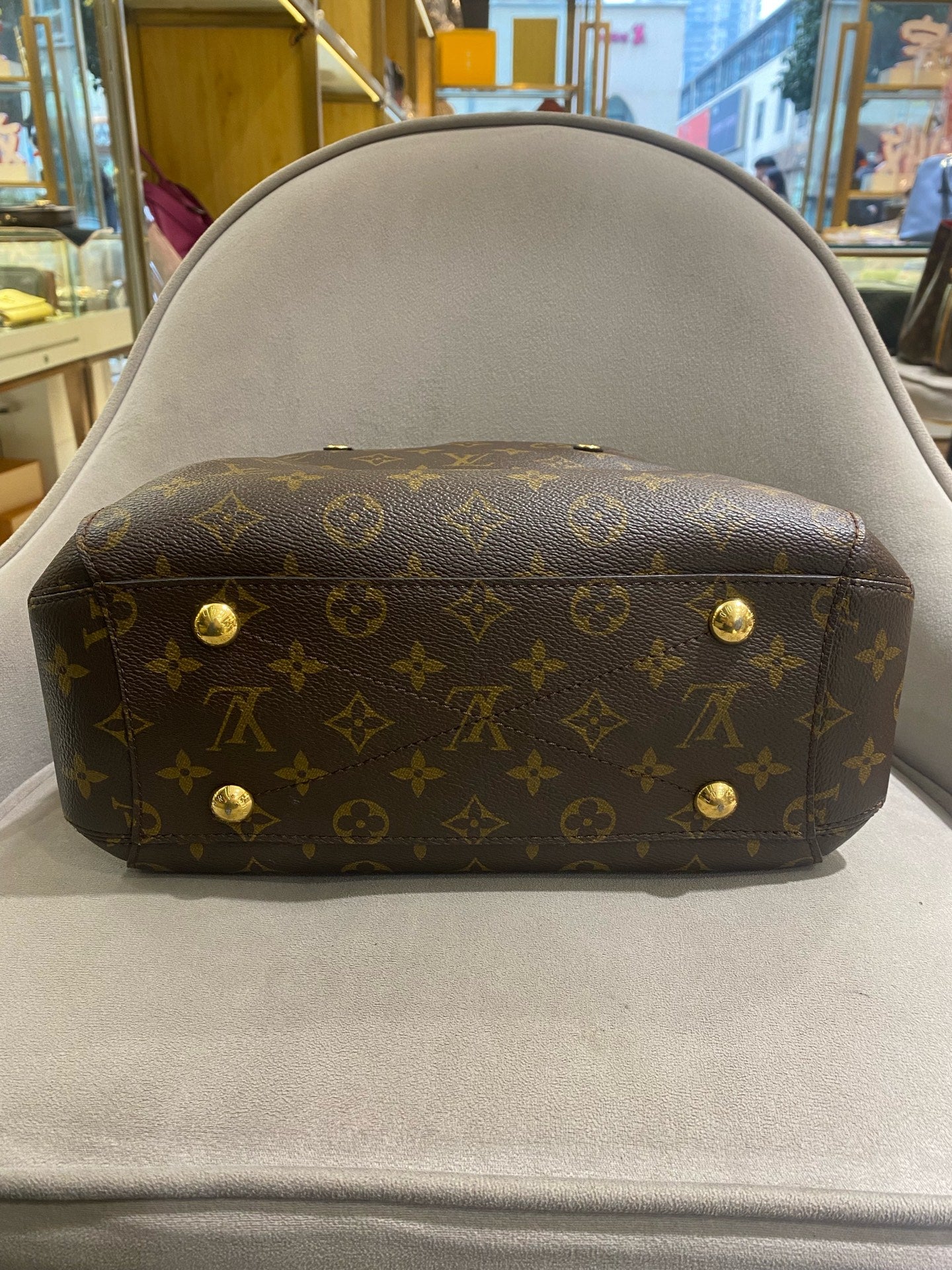 Louis Vuitton - Montaigne BB - Monogram coated canvas with natural Vachetta leather trim - Brown - (Small)