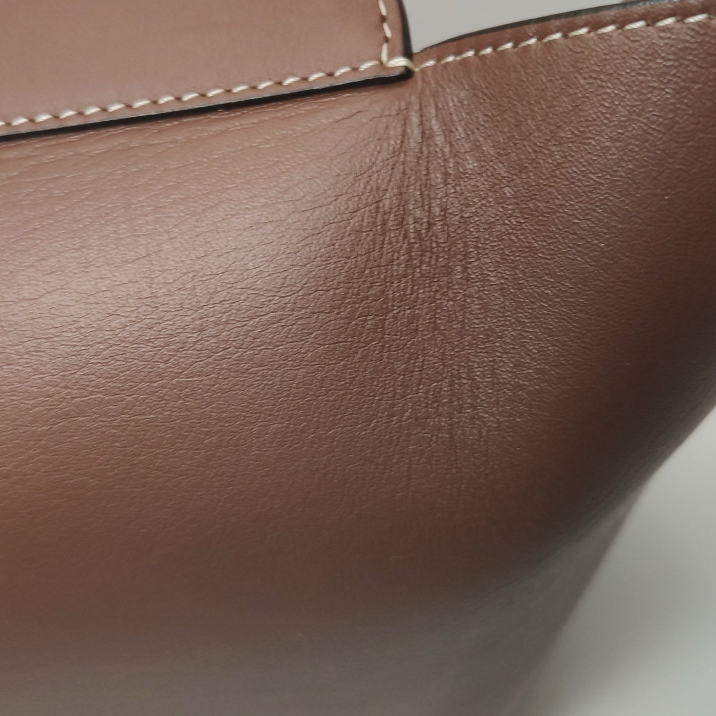 Burberry - Medium Pocket Bag - Grained leather - Brown - (Medium)