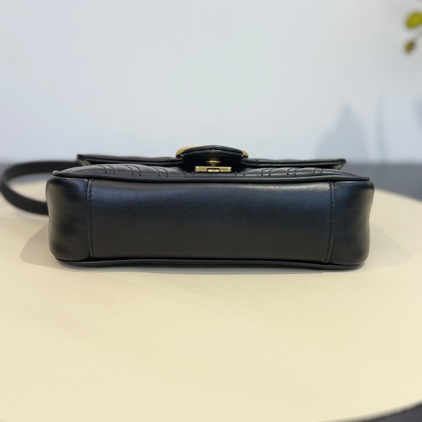 Gucci - GG Marmont Matelassé Small Chain Shoulder Bag - Leather - Black - (Small)