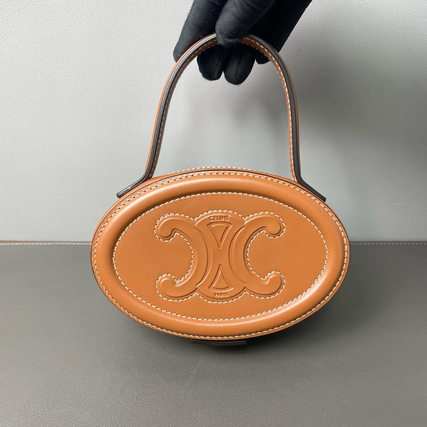 Celine - Cuir Triomphe Oval Box Bag - Leather - Camel - (mini)