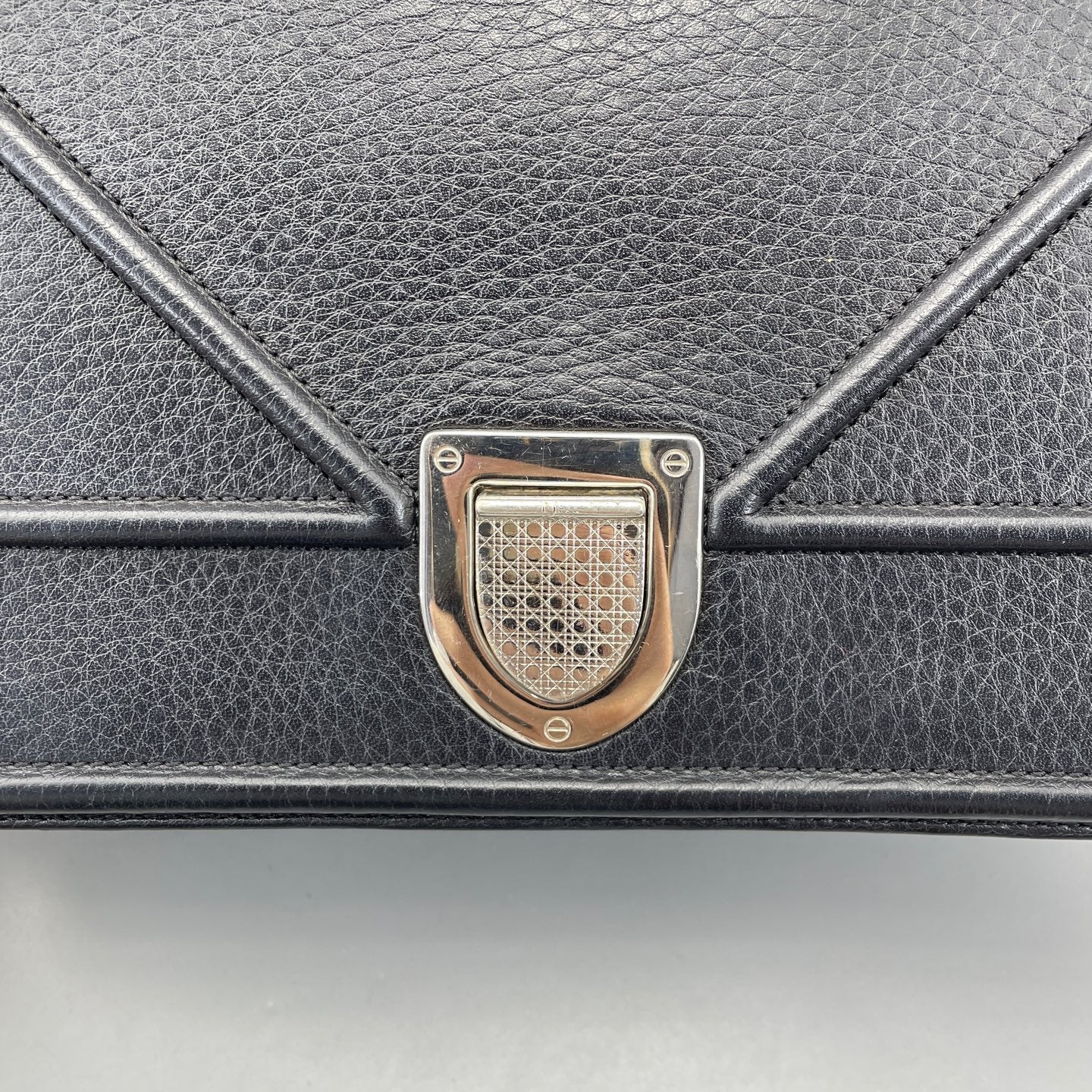 Dior - Diorama Shield Bag - Grained calfskin leather - Black - (medium)