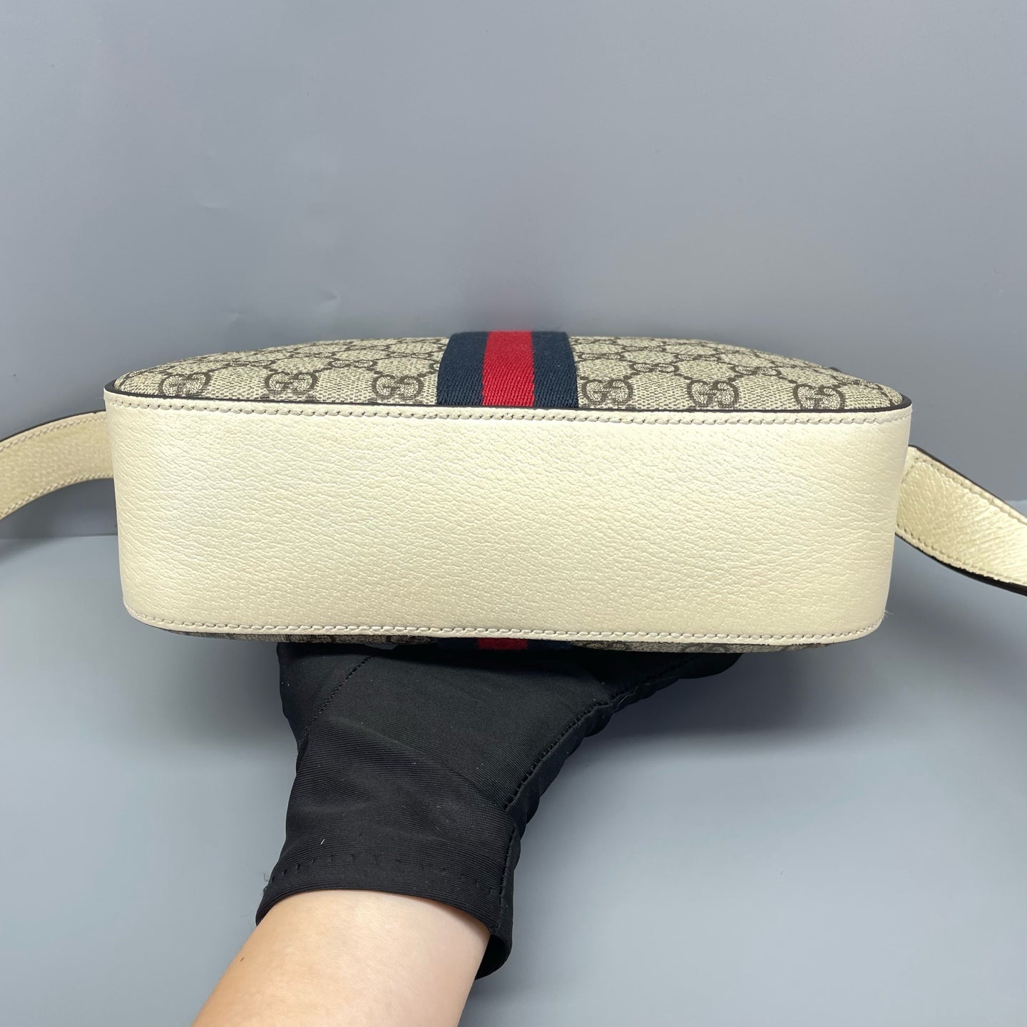Gucci - Ophidia GG Supreme Camera Bag - GG Supreme canvas with grained leather trim - Beige and white with red and navy accents - (medium)