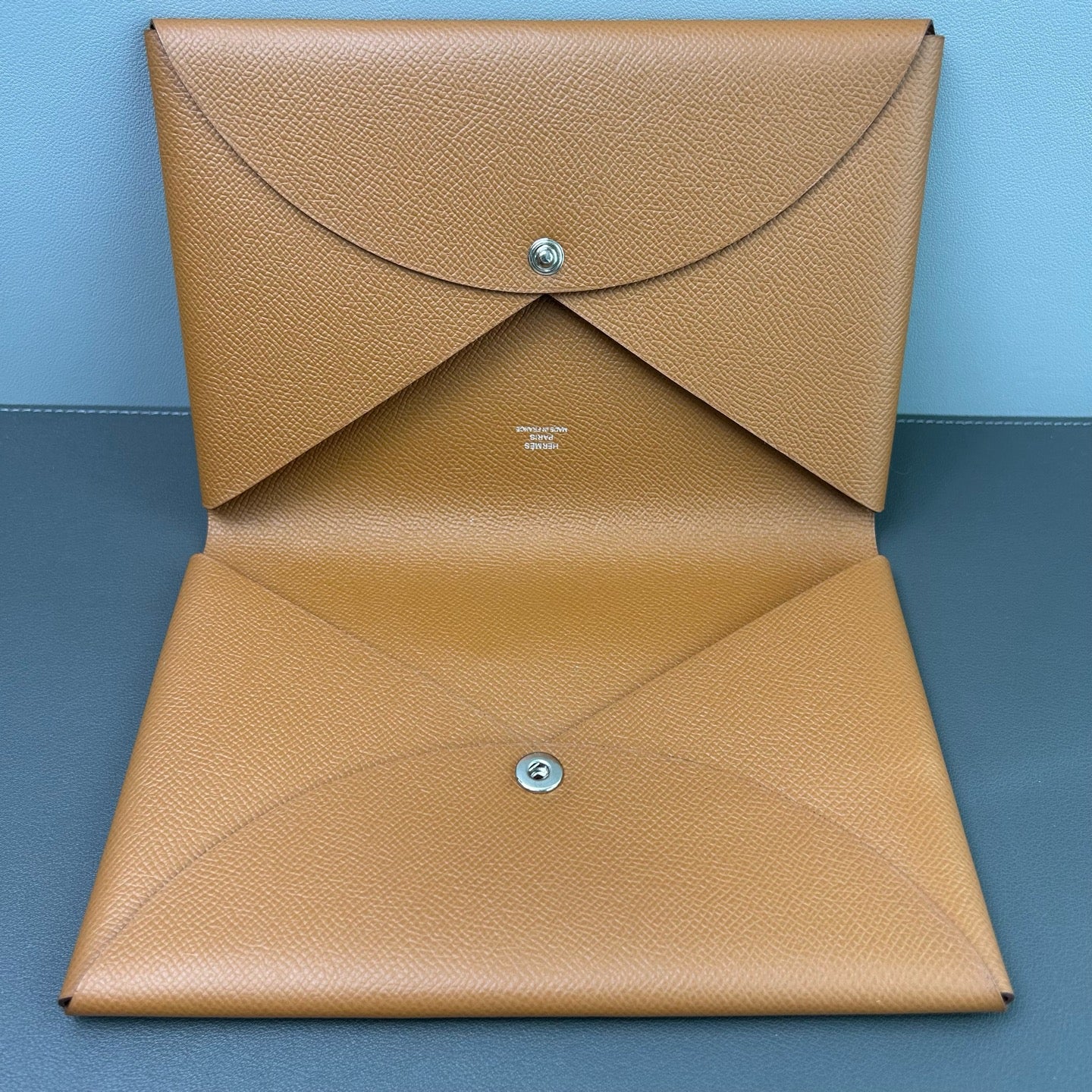 Hermès - Calvi MM Pochette - Epsom leather - Brown - (Medium)
