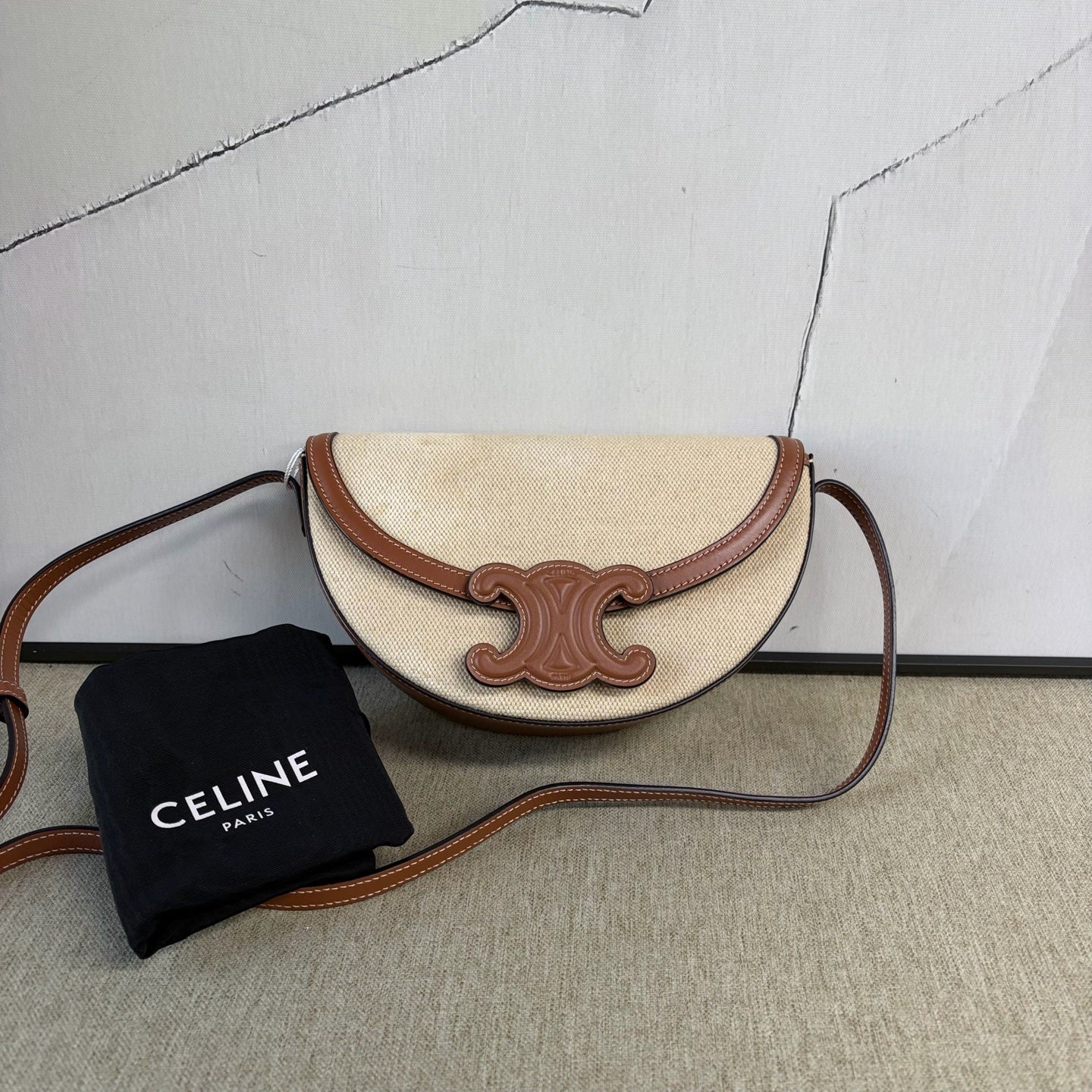 Celine - Besace Triomphe Moon Bag - Canvas with calfskin leather trim - Multicolour - (Small)