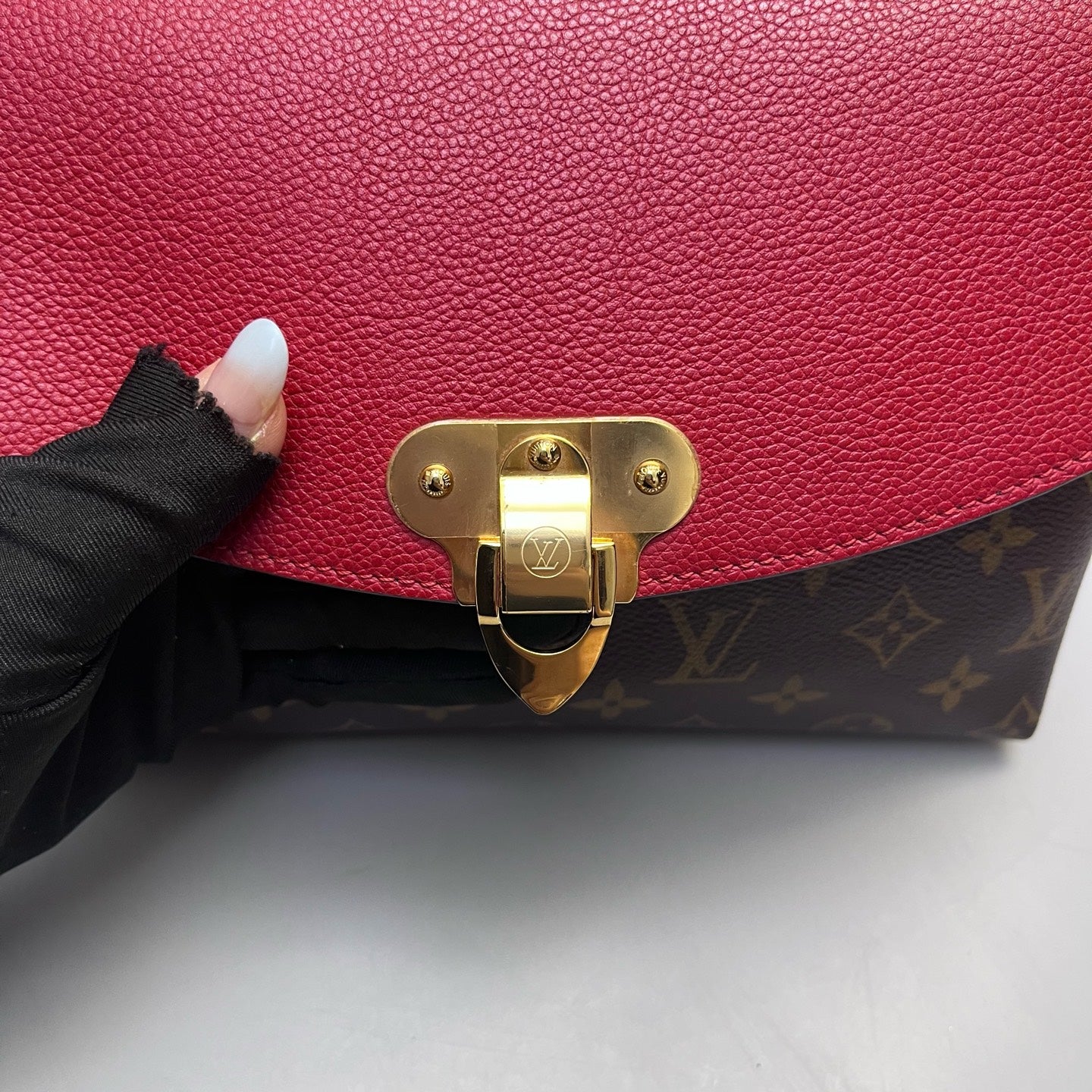 Louis Vuitton - Pallas Chain - Monogram coated canvas and grained leather - Brown and Red - (Medium)
