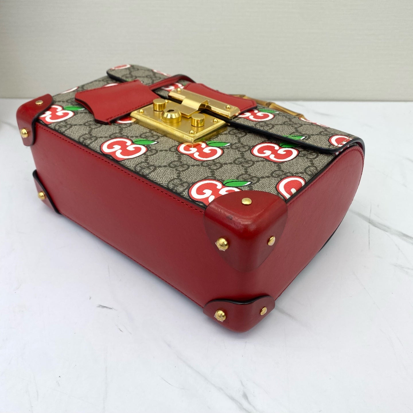 Gucci - Padlock Top Handle Bag with Apple Print - GG Supreme canvas with red leather trim and bamboo handle - Multicolour - (small)