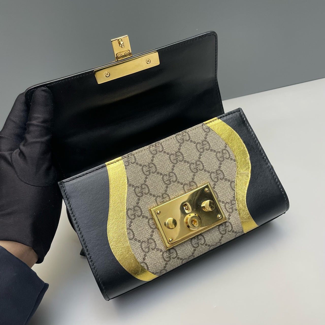 Gucci - Padlock Small Shoulder Bag - GG Supreme canvas with leather trim and metallic accents - Beige, Black, Gold - (small)