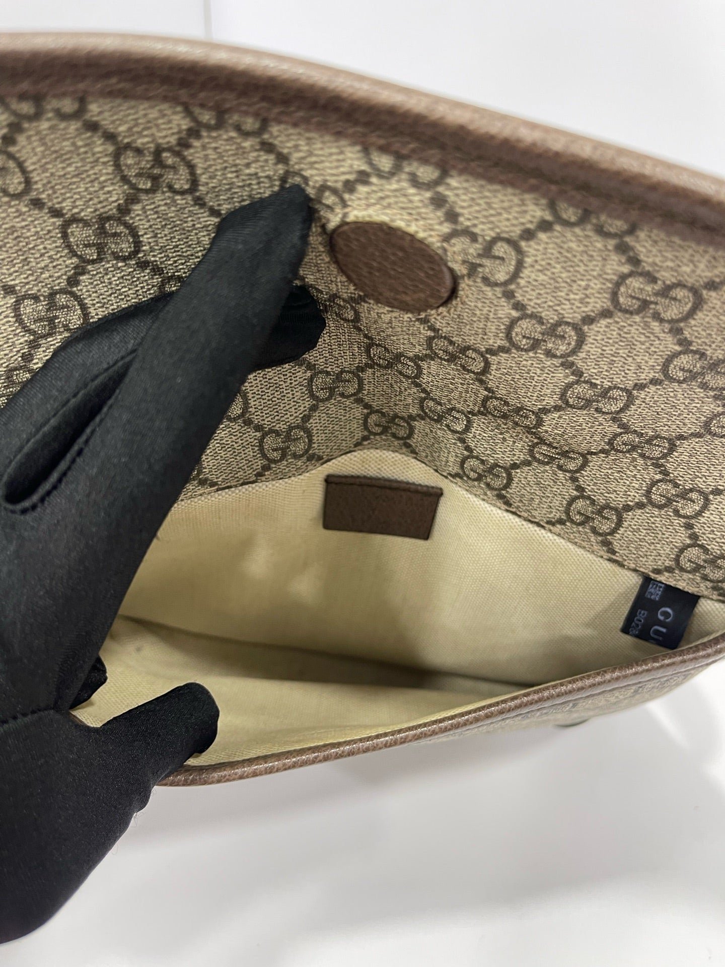 Gucci - Tiger Head GG Supreme Belt Bag - GG Supreme canvas with leather trim and fabric strap - Beige/Brown with red and green accents - (medium)