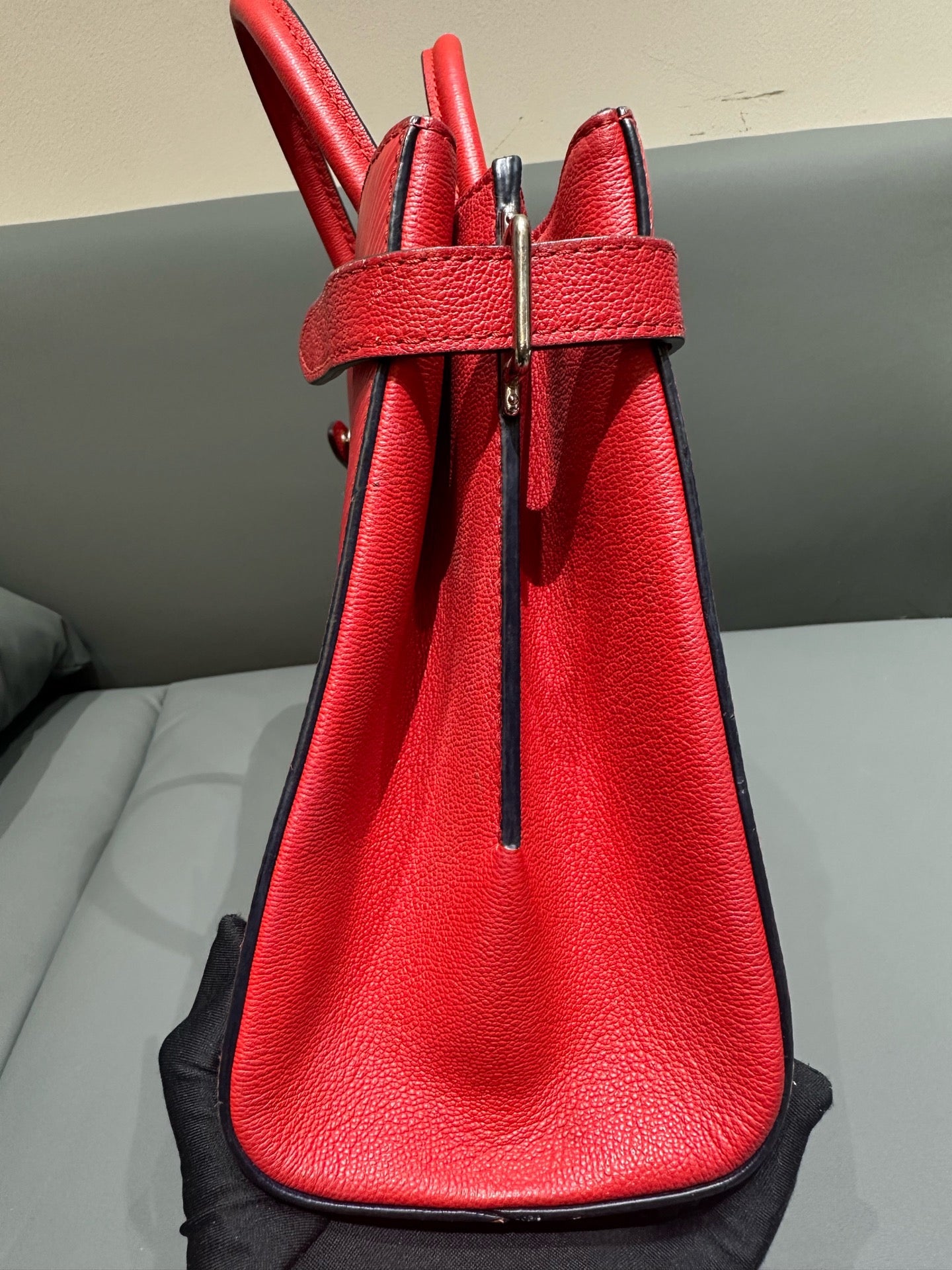 Louis Vuitton - Twist Tote - Epi leather, Cowhide leather - Red - (Medium)