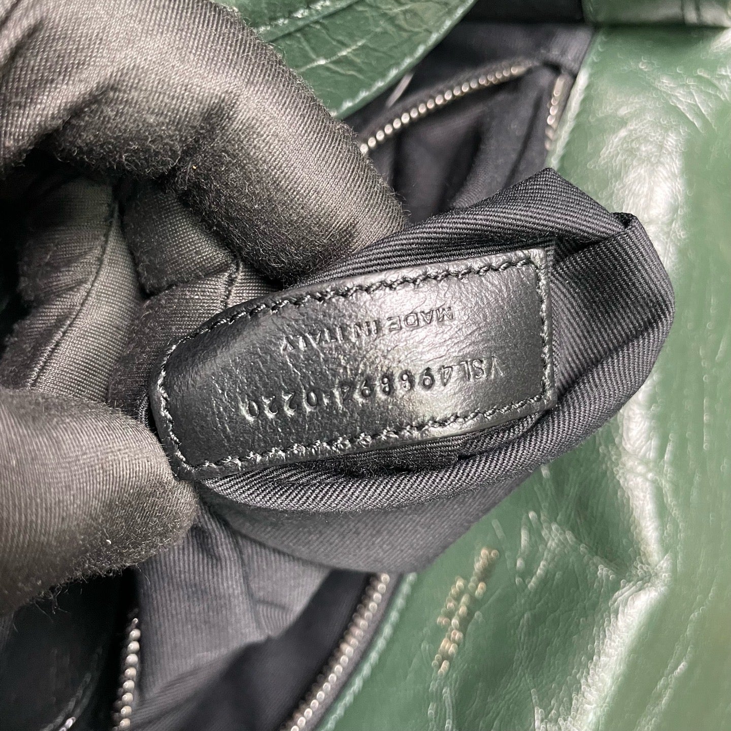 Saint Laurent - Niki Medium Chain Bag - Distressed calfskin leather - Green - (Medium)