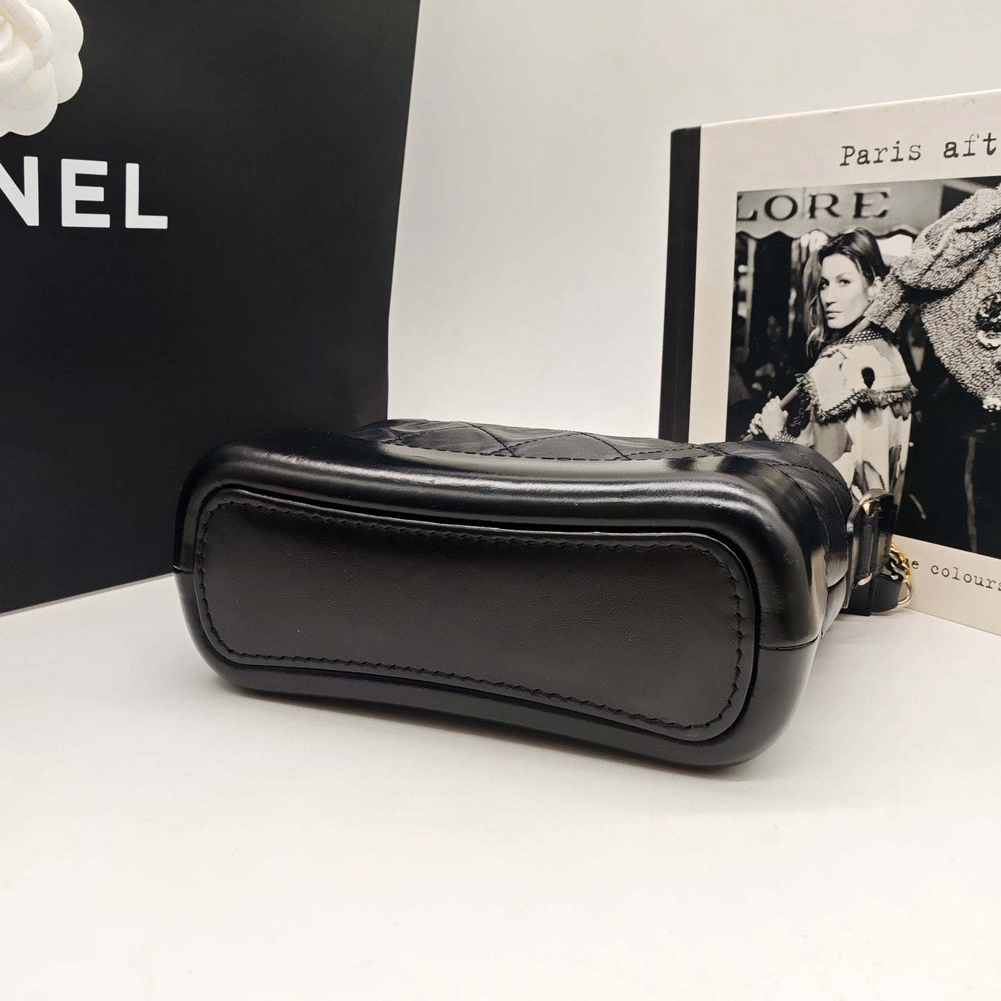 Chanel - Gabrielle Hobo Bag Small - Aged calfskin leather and smooth calfskin leather - Black with Gold-Tone Hardware - (small)