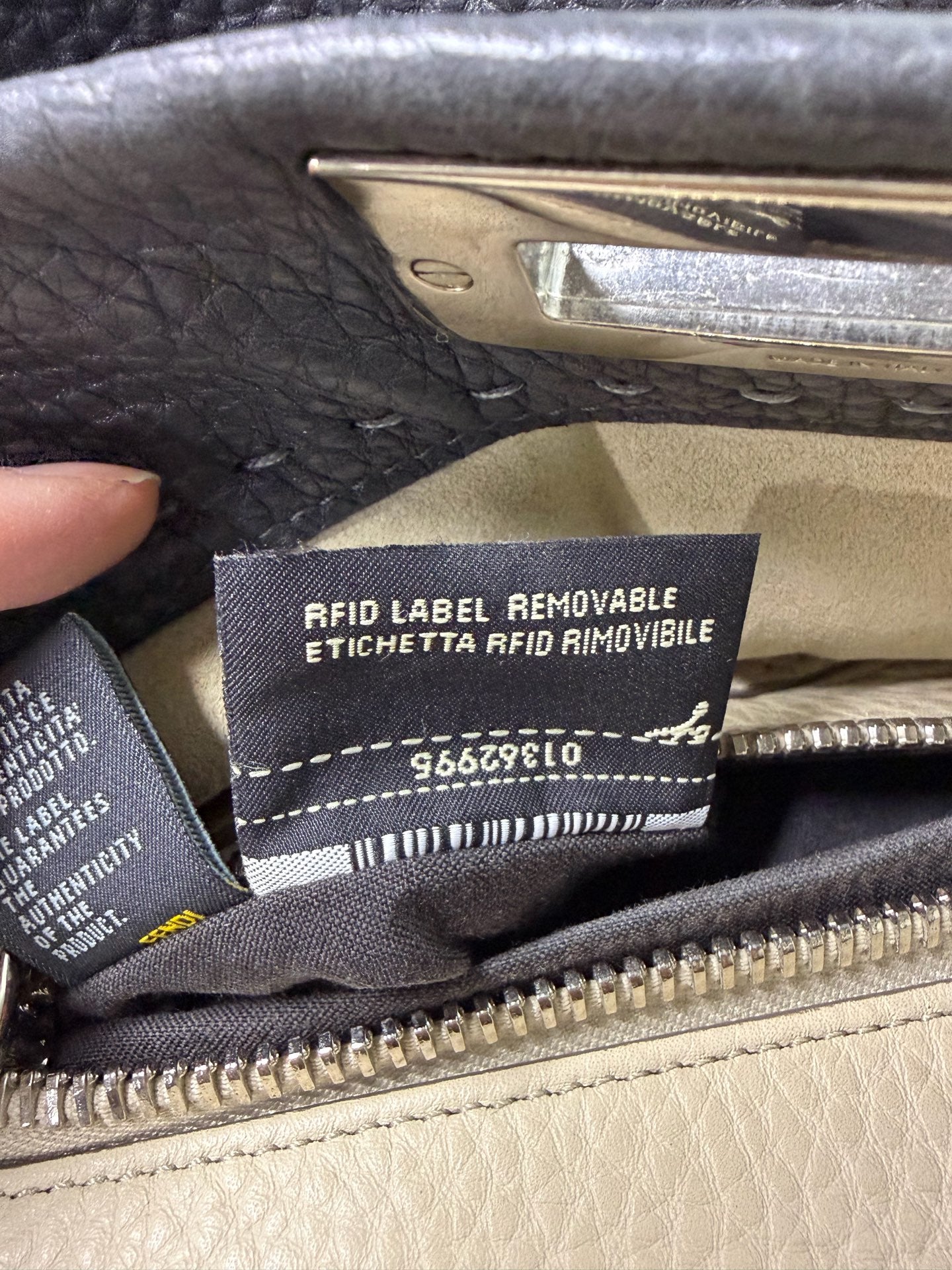 Fendi - Peekaboo - Grained leather - Grey with Silver-Tone Hardware - (Medium)