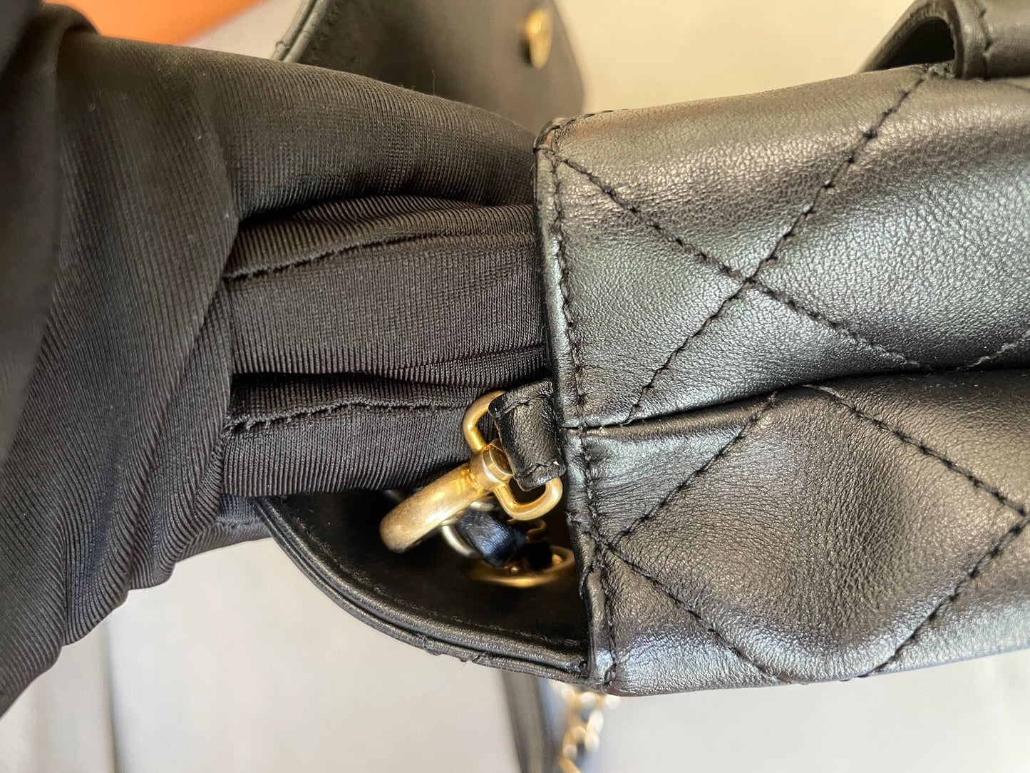 Chanel - Letter Logo Chain Flap Bag - Calfskin leather - Black - (small)
